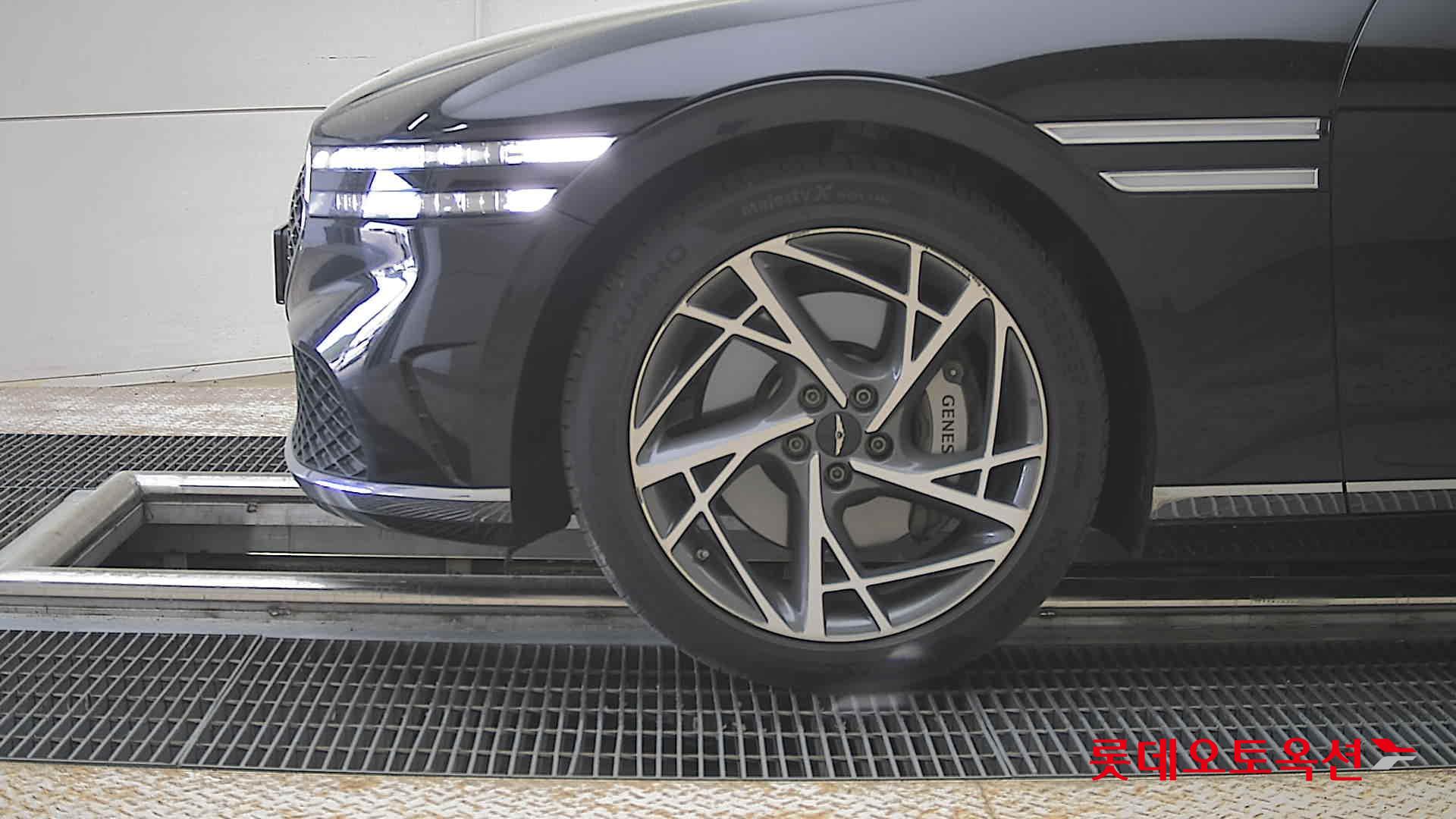 제네시스 G90 - 25