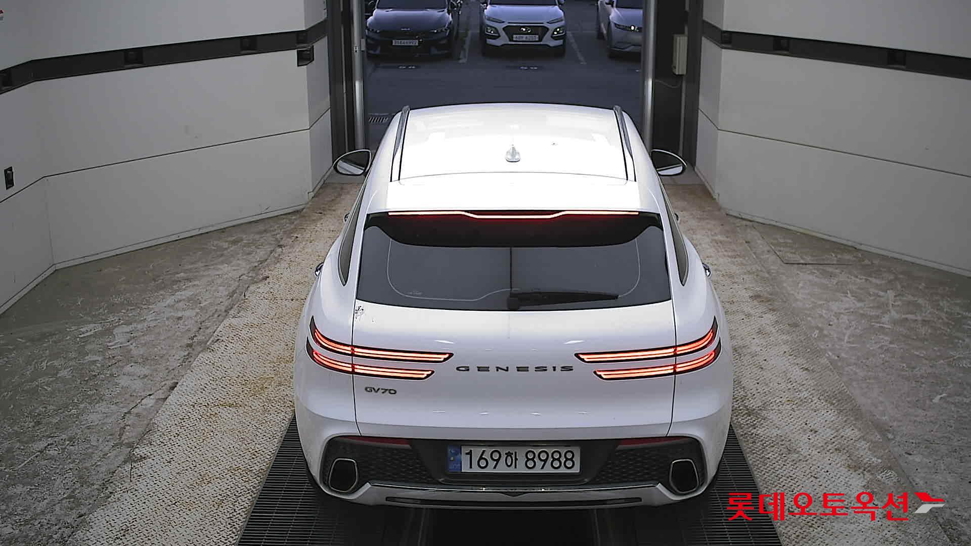 2023 - genesis gv70