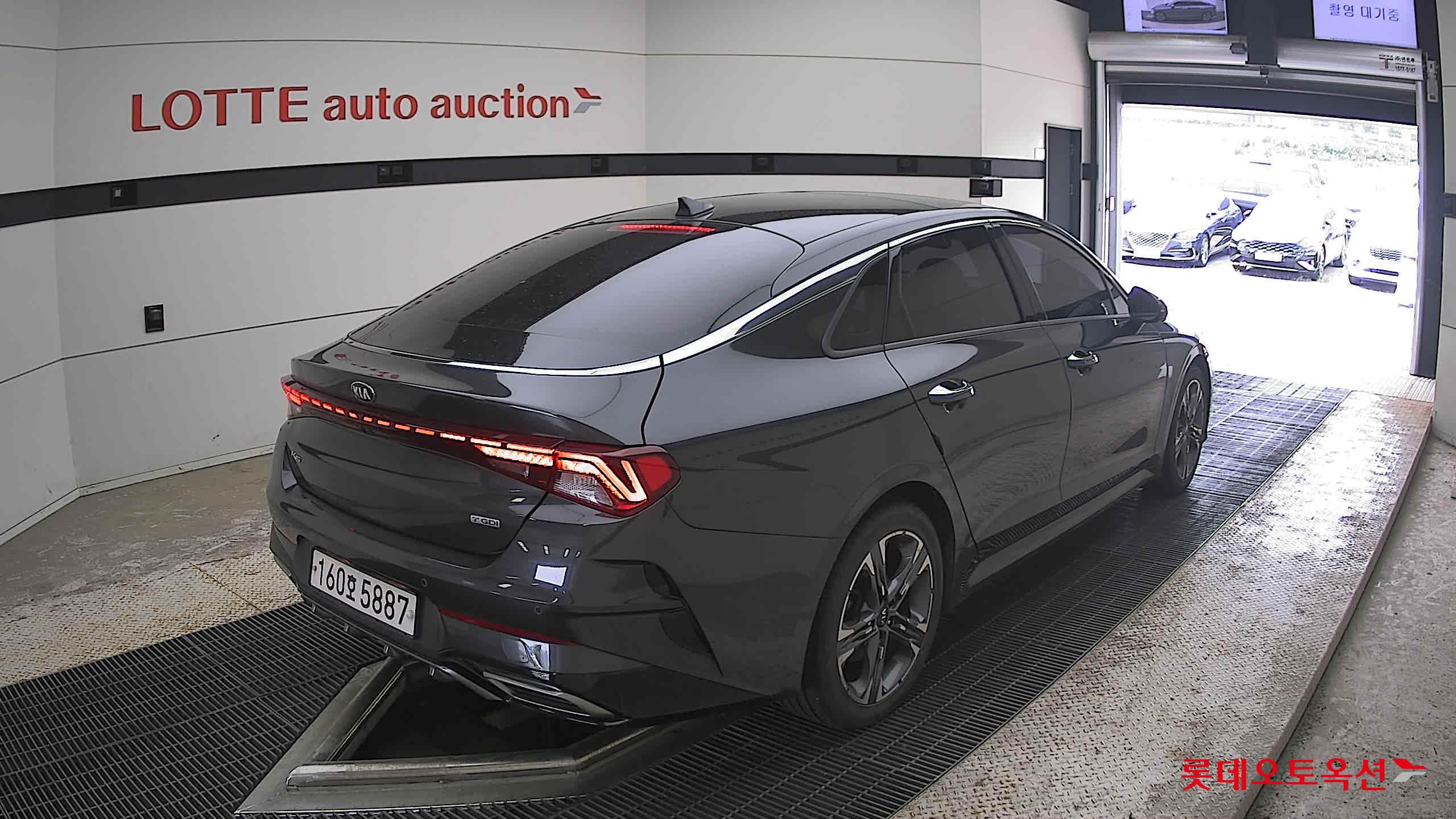 2021 - kia k5