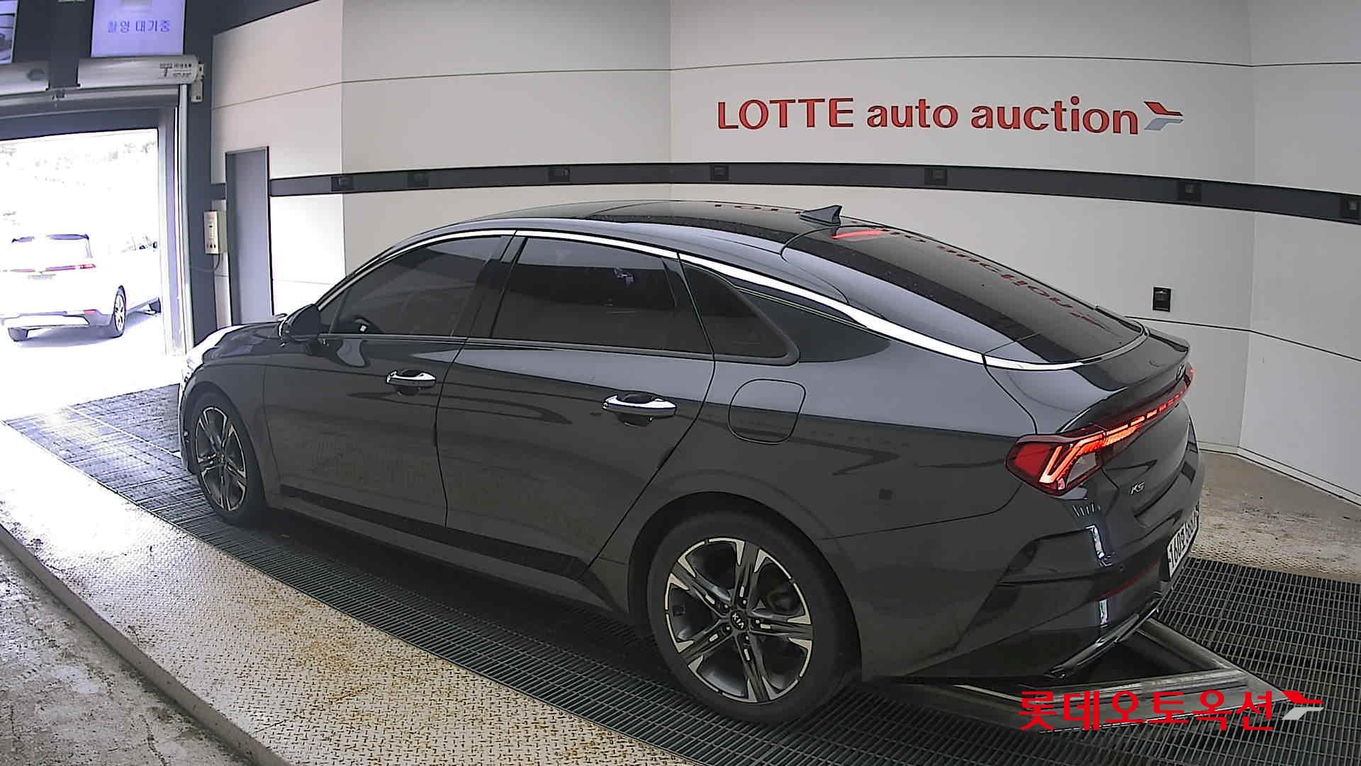 2021 - kia k5