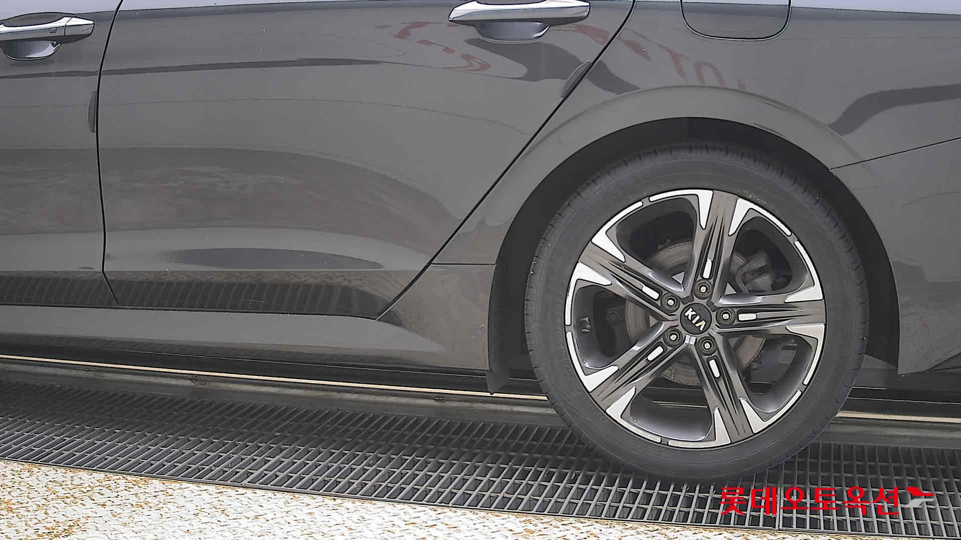 2021 - kia k5