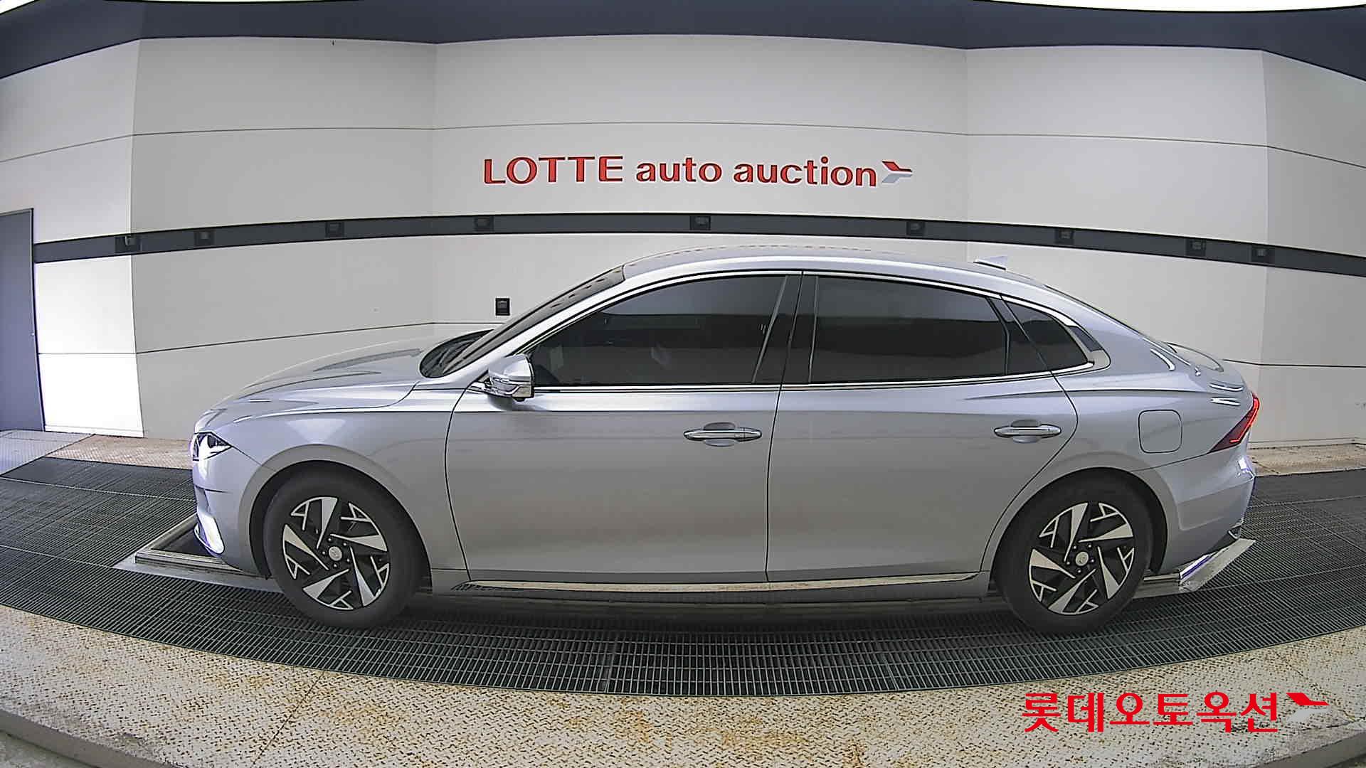 Hyundai Grandeur - 13