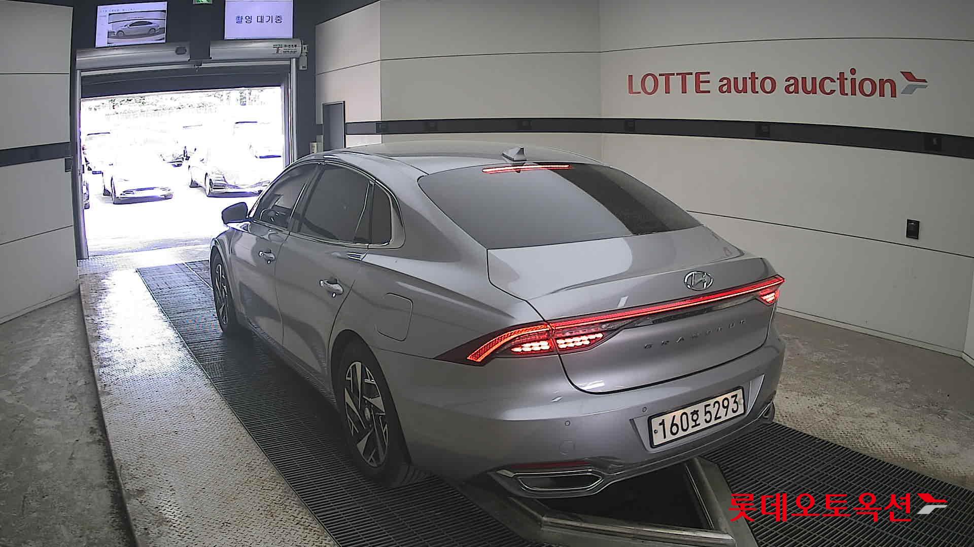 Hyundai Grandeur - 16