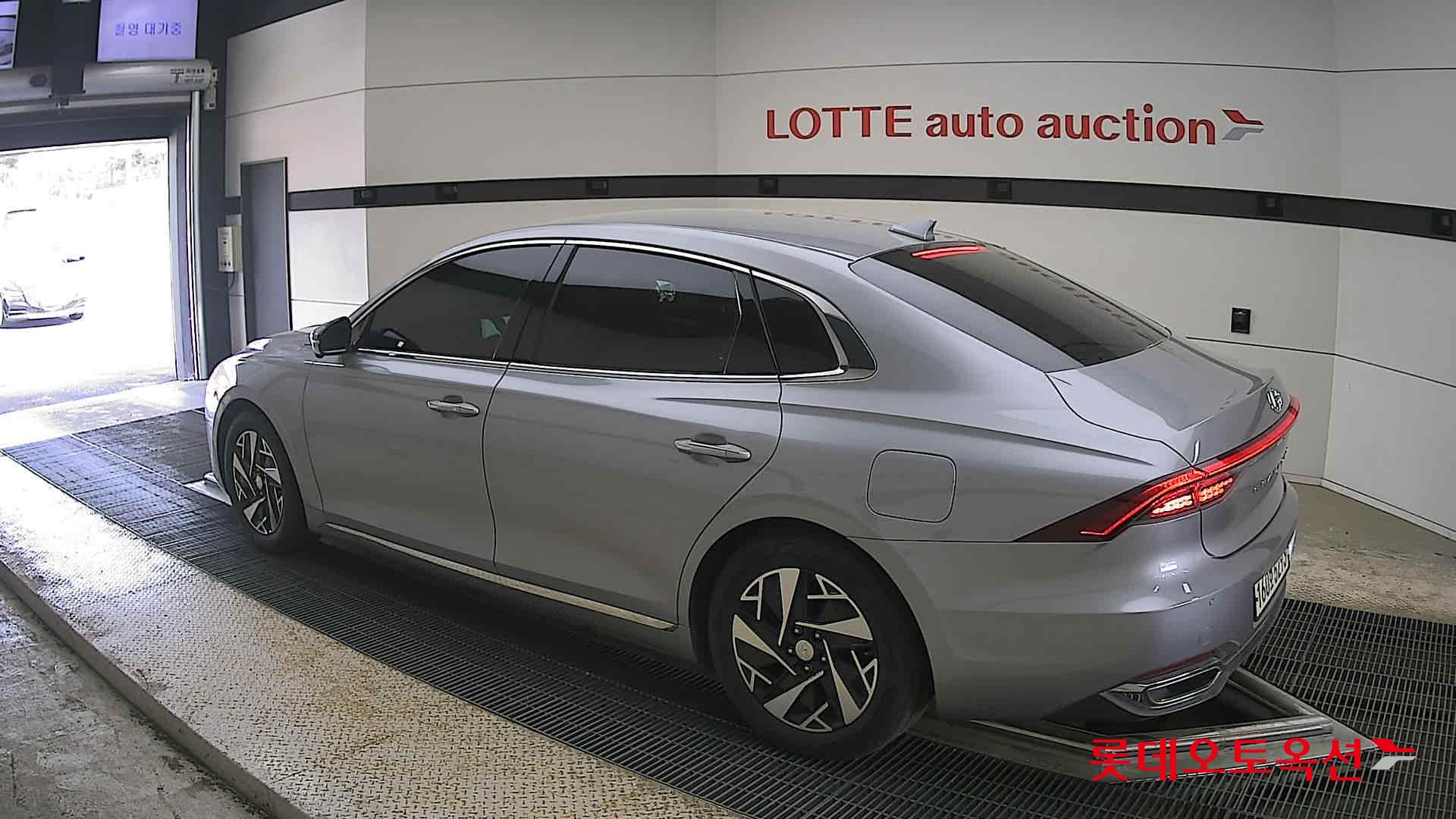 Hyundai Grandeur - 15