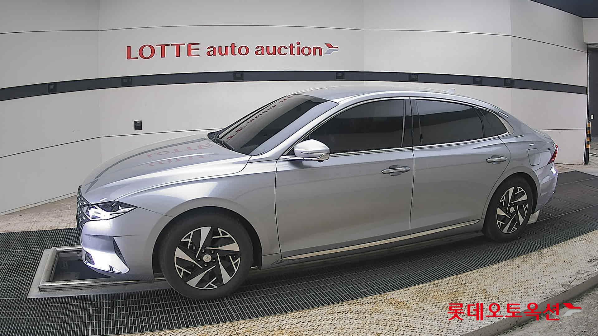 Hyundai Grandeur - 12