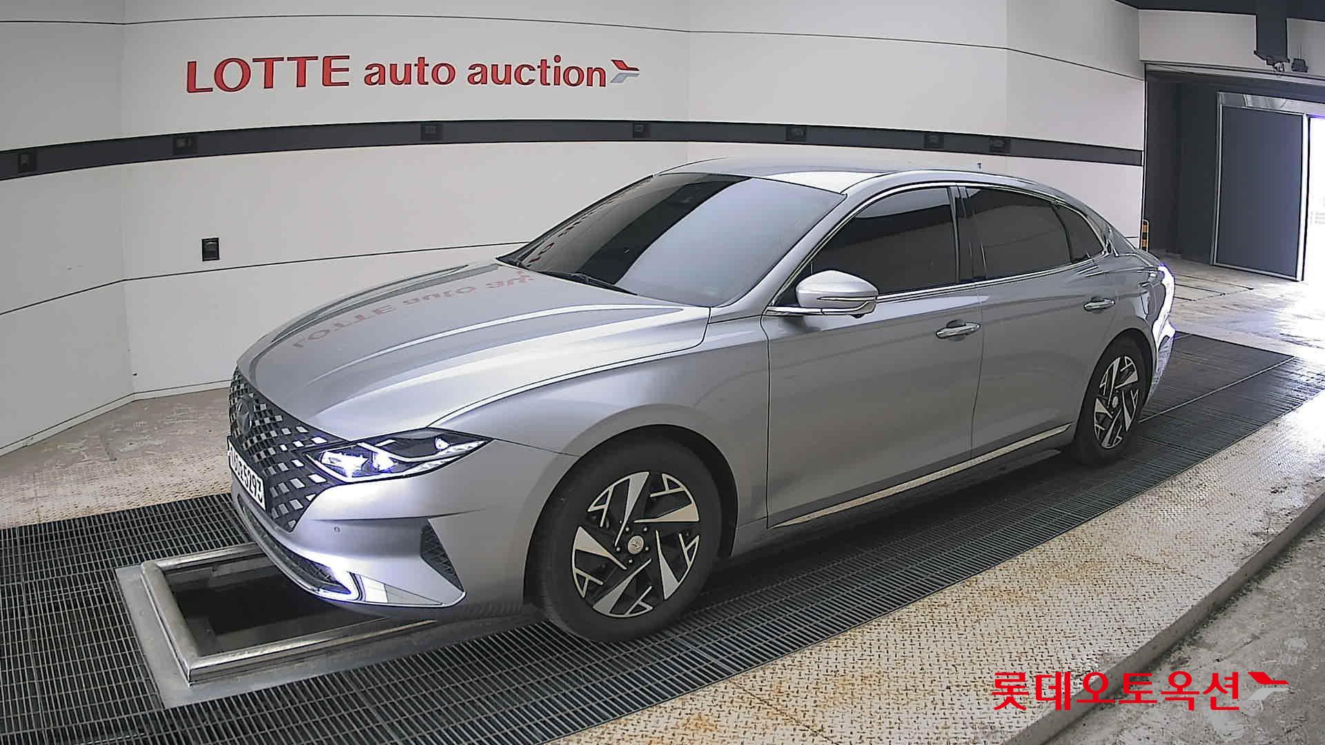 Hyundai Grandeur - 11