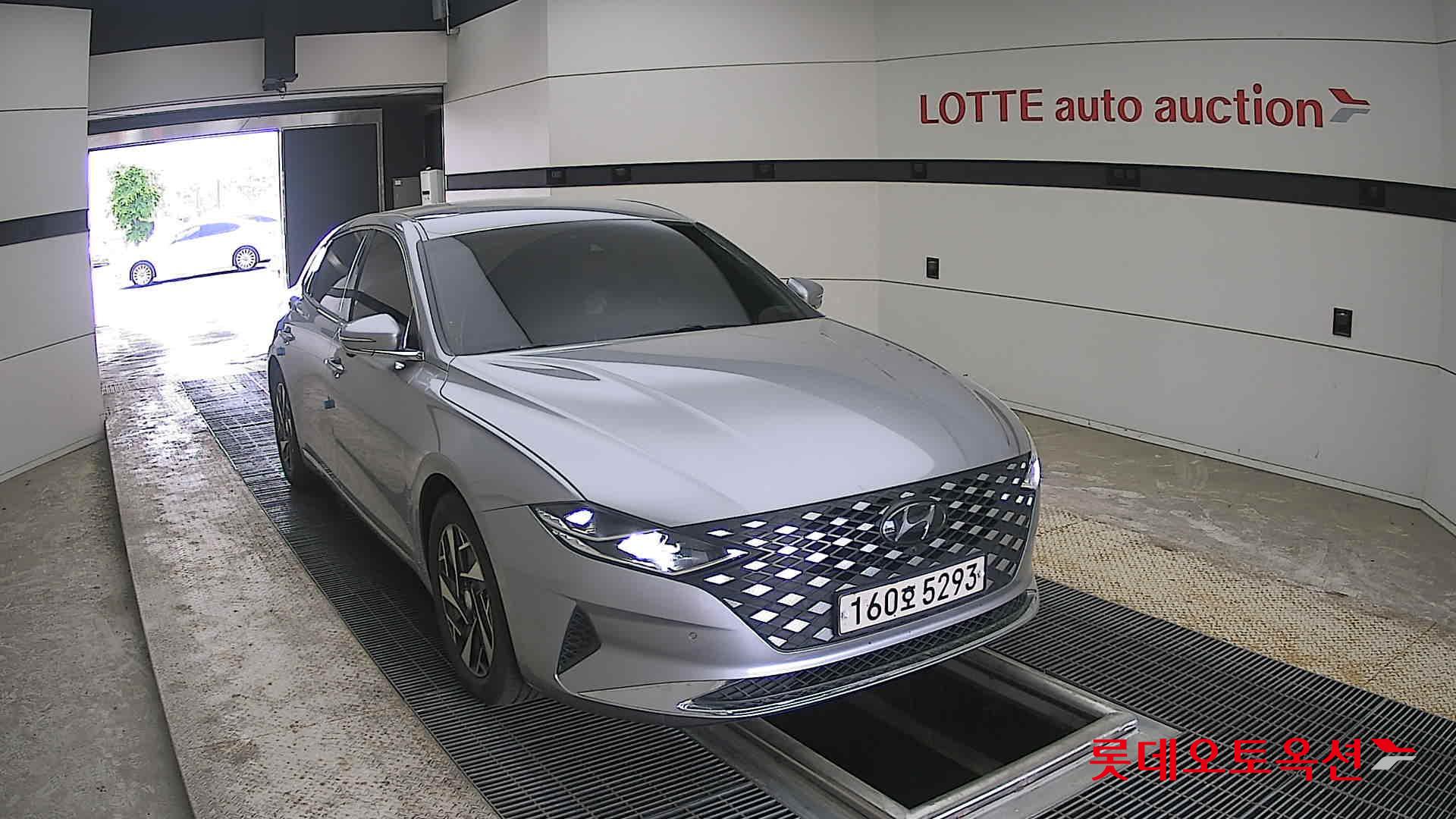 Hyundai Grandeur - 24