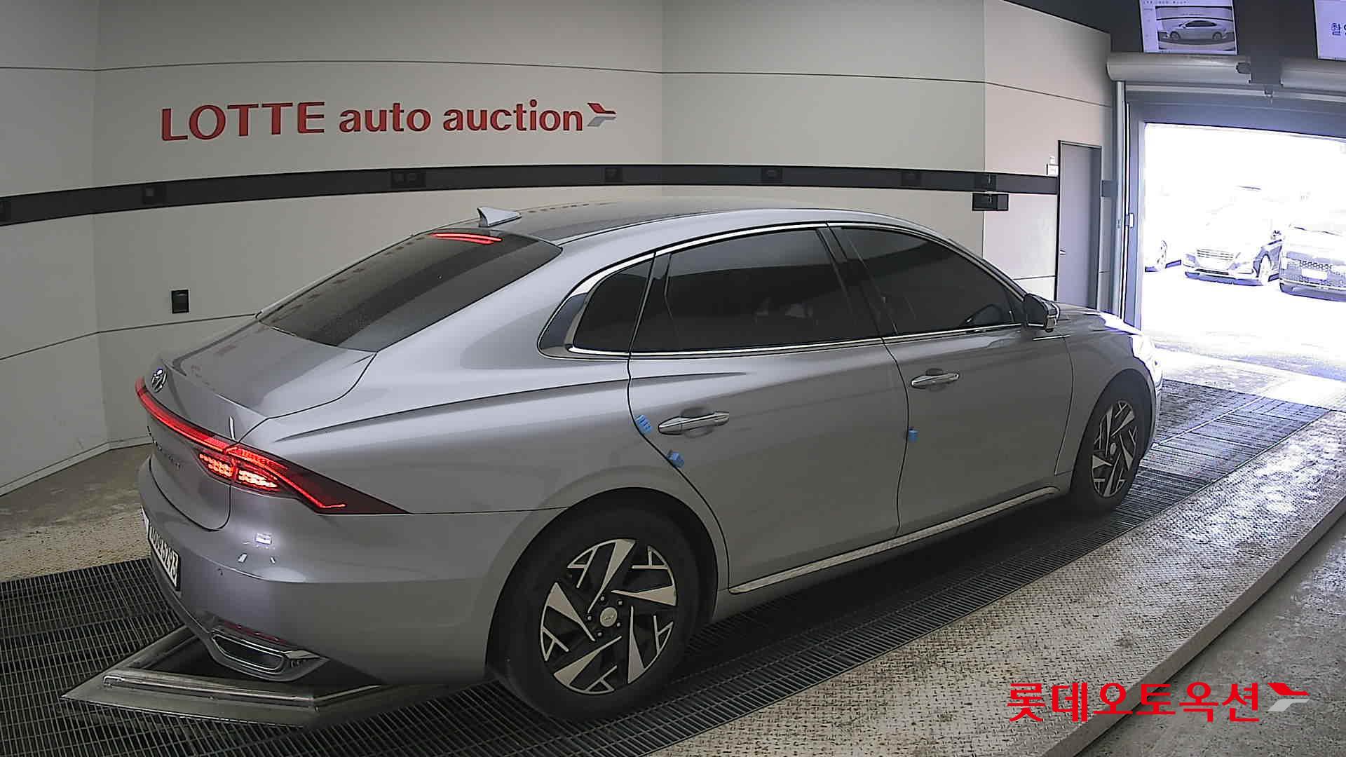 Hyundai Grandeur - 19