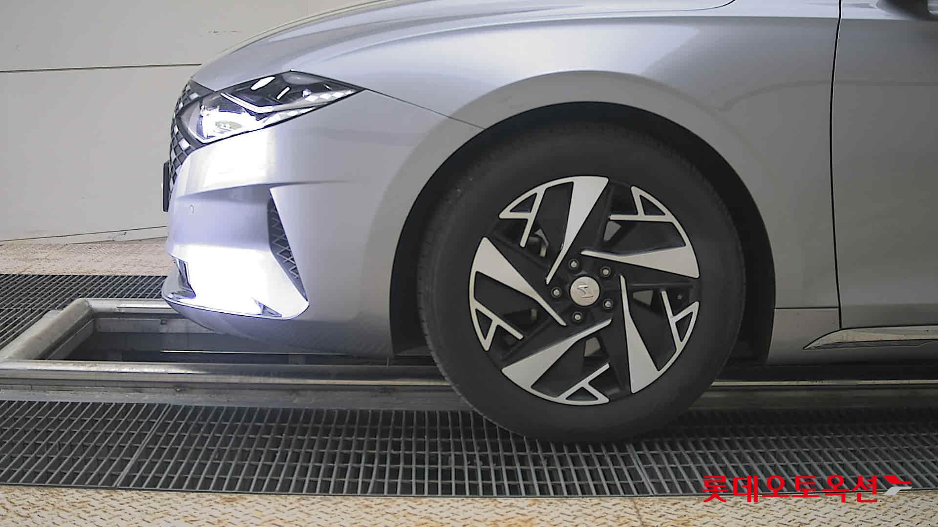 Hyundai Grandeur - 25