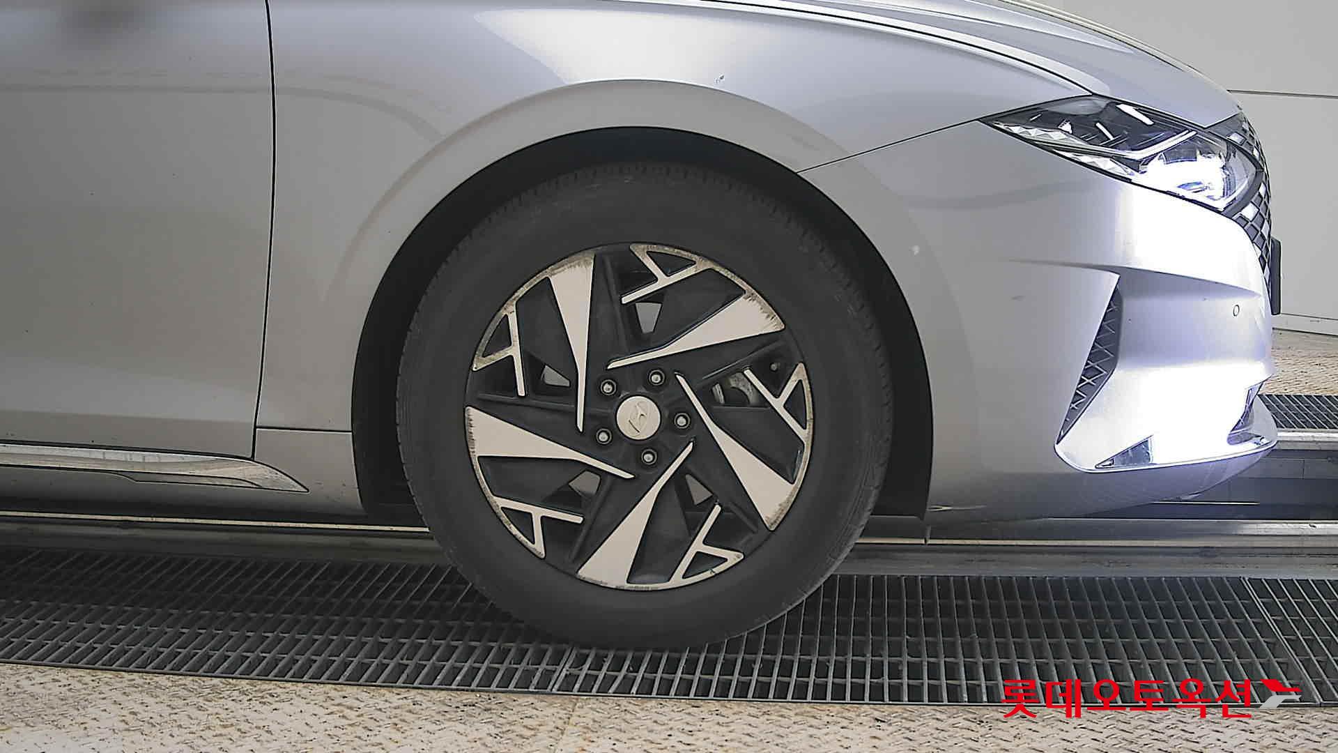 Hyundai Grandeur - 27