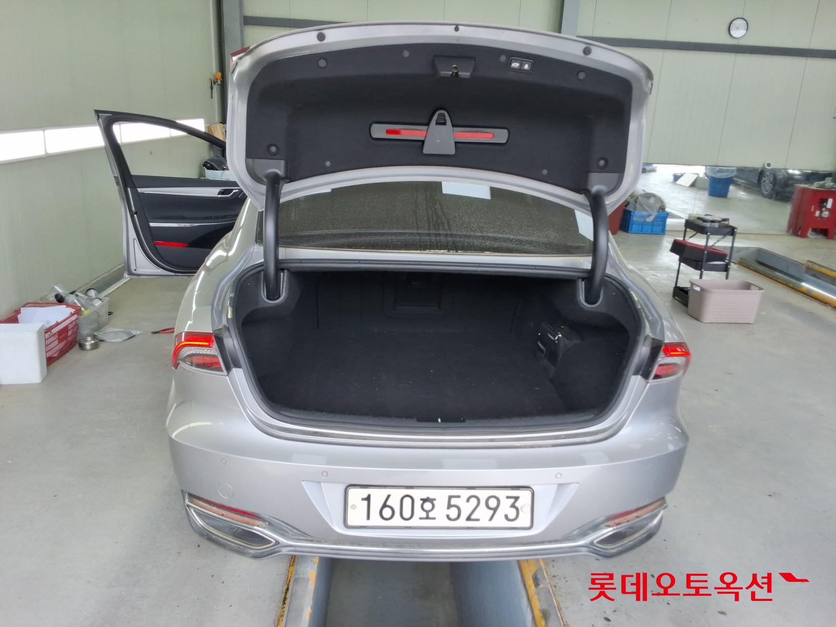 Hyundai Grandeur - 37