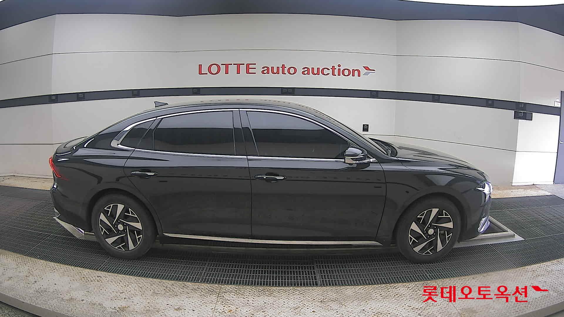 Hyundai Grandeur - 21
