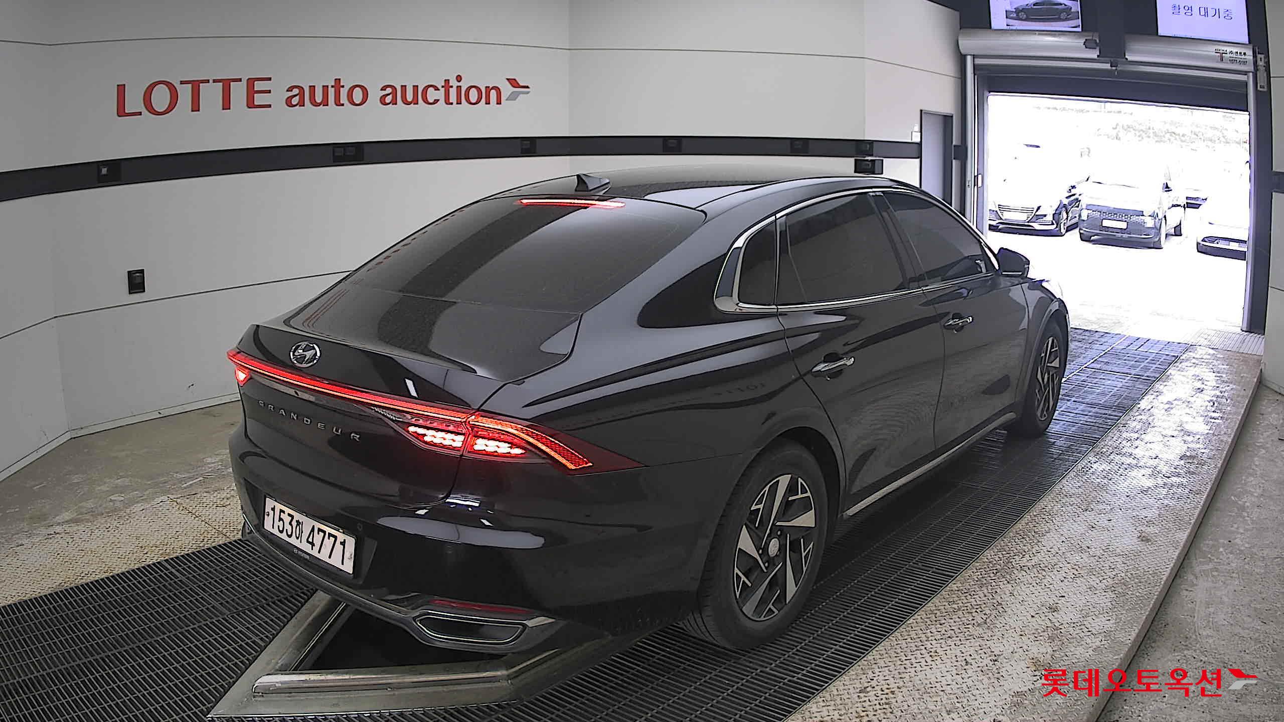 Hyundai Grandeur - 5