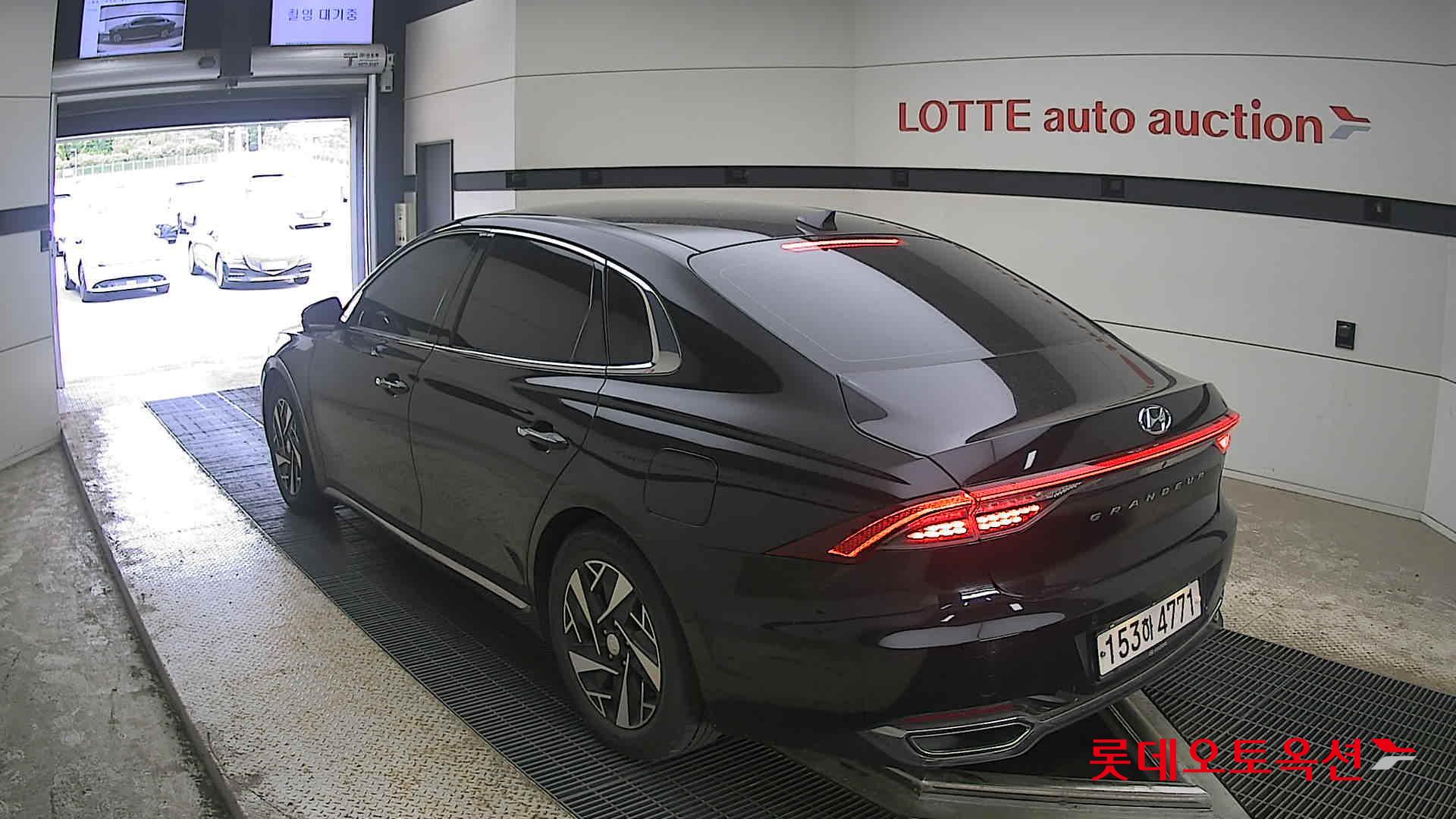 Hyundai Grandeur - 4