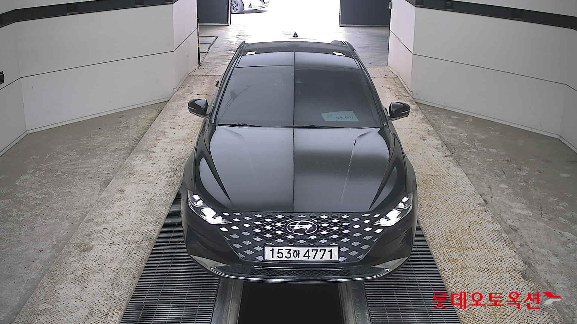 Hyundai Grandeur - 1