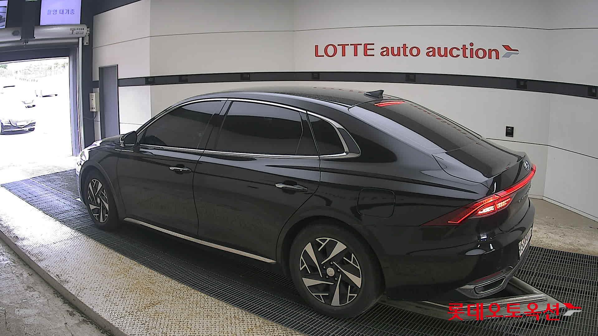 Hyundai Grandeur - 15