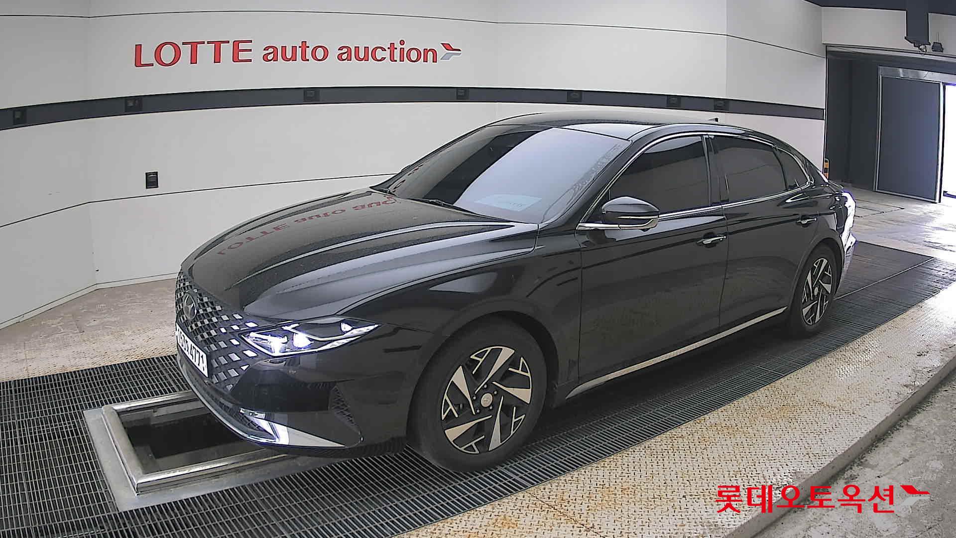 Hyundai Grandeur - 11