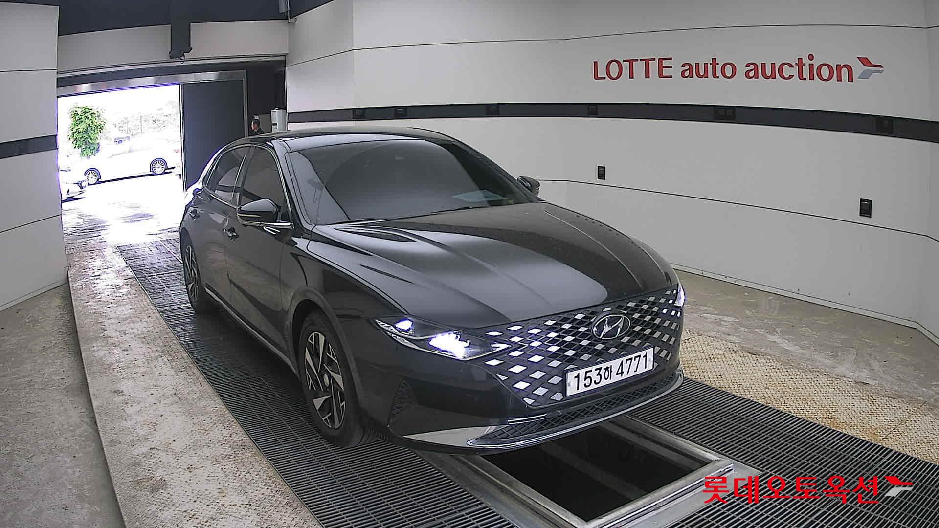 Hyundai Grandeur - 24