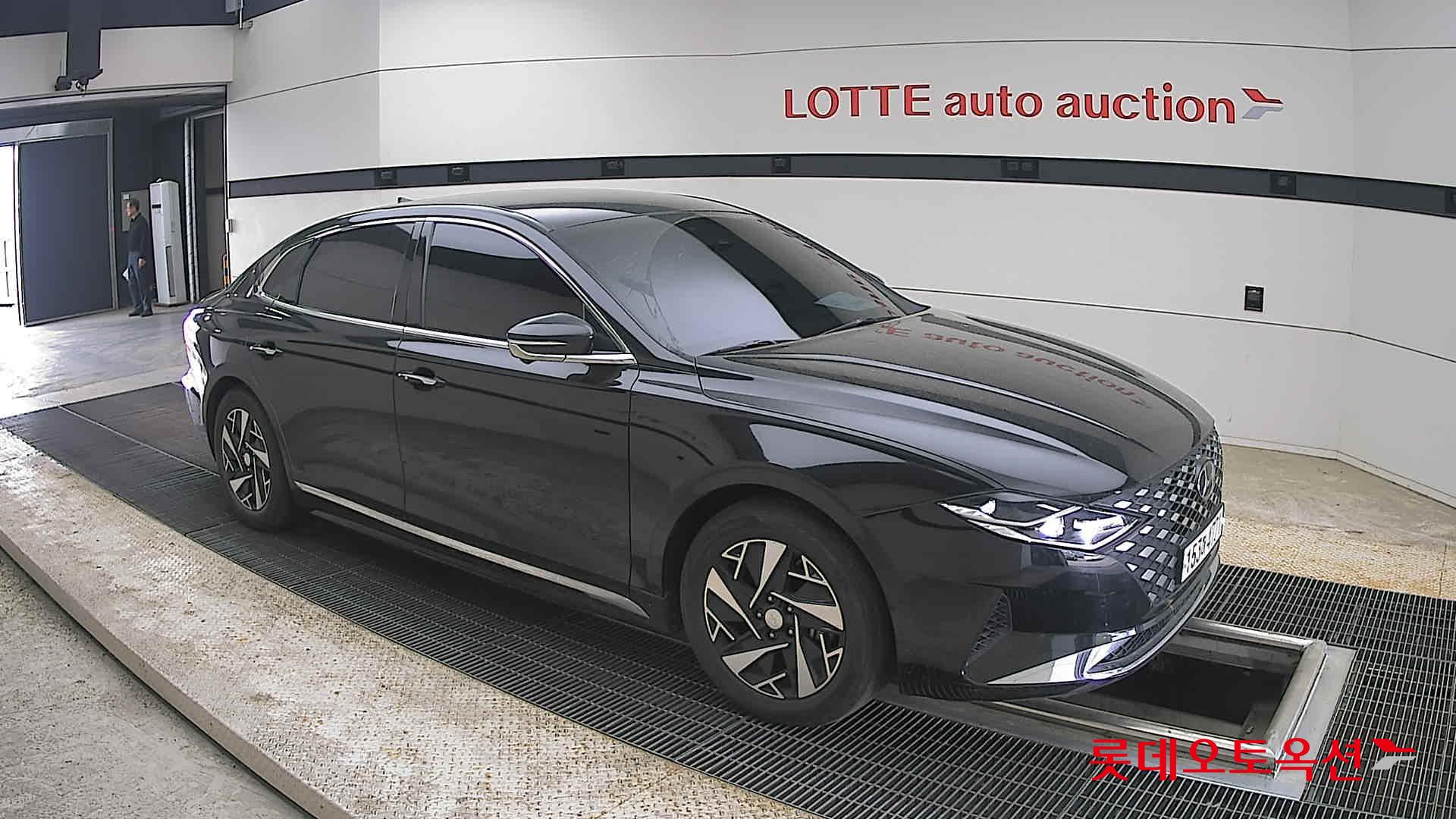 Hyundai Grandeur - 23