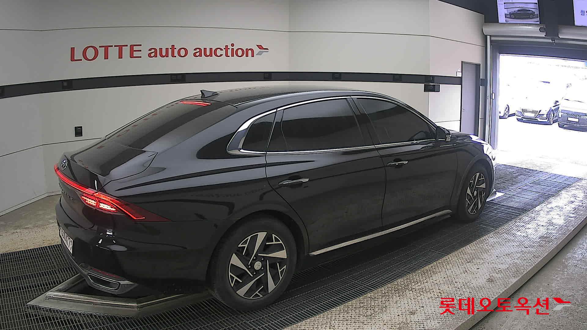 Hyundai Grandeur - 19