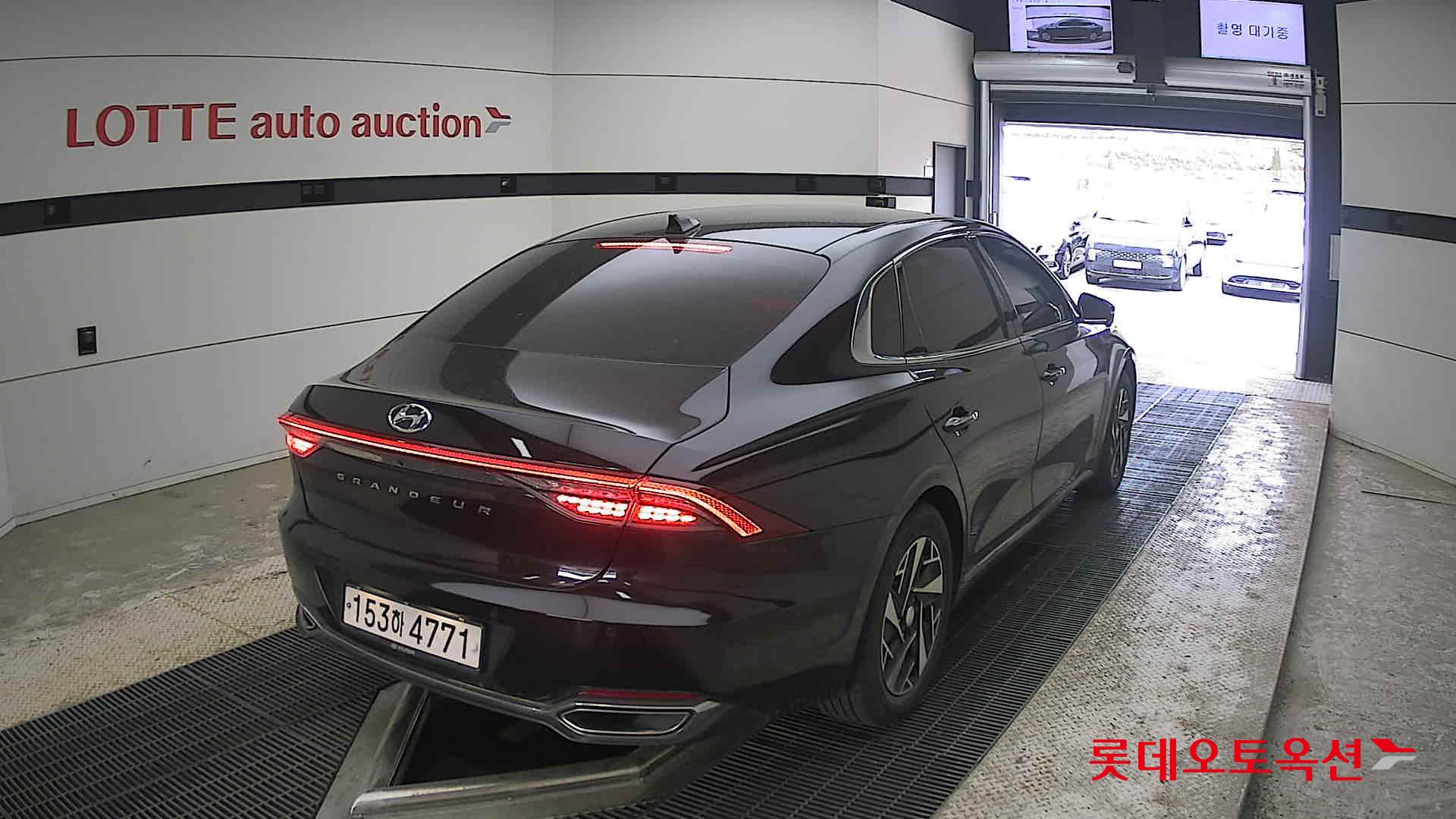Hyundai Grandeur - 18