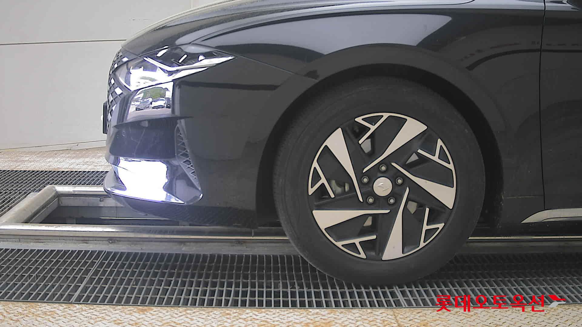 Hyundai Grandeur - 25