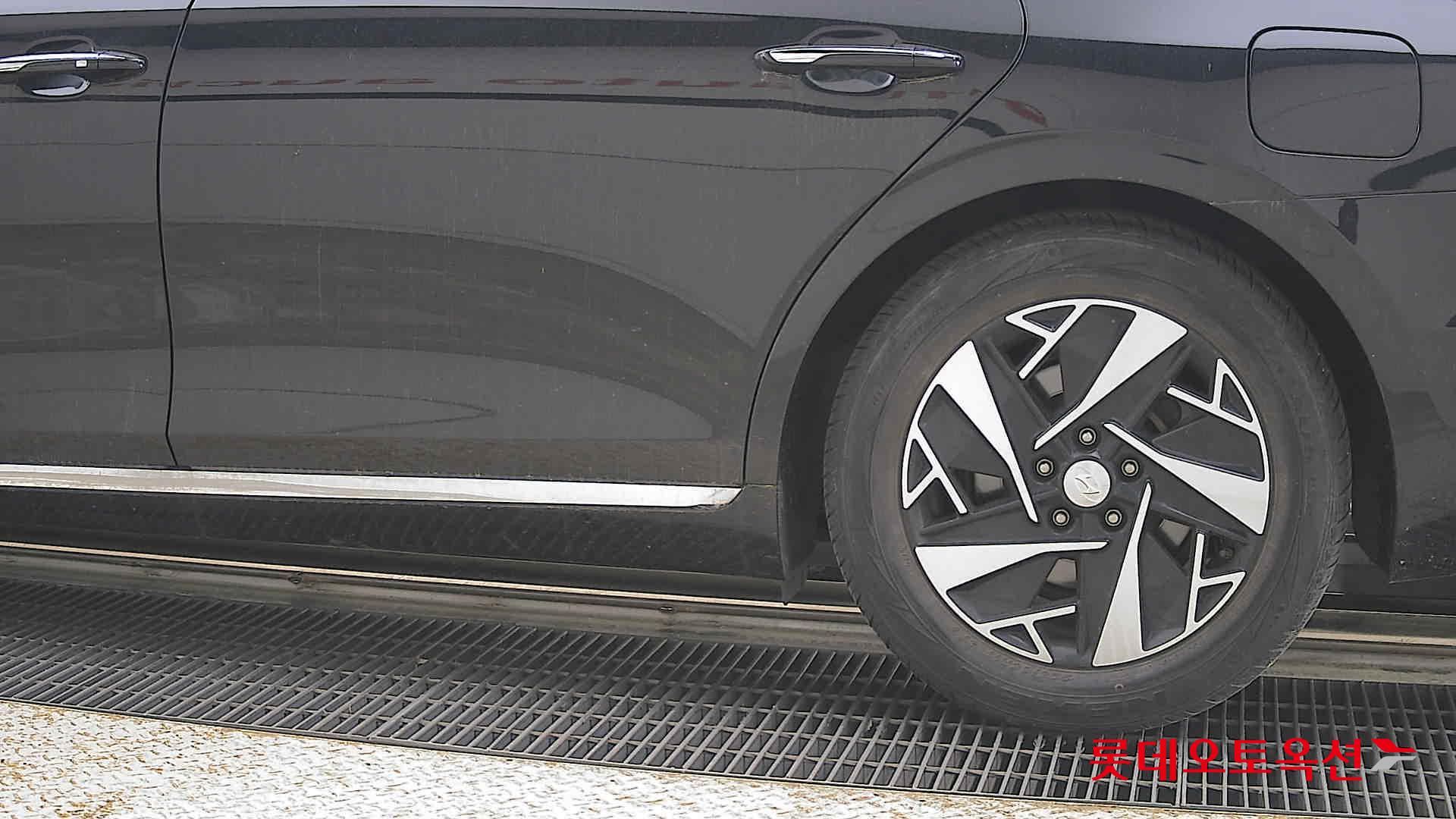 Hyundai Grandeur - 26
