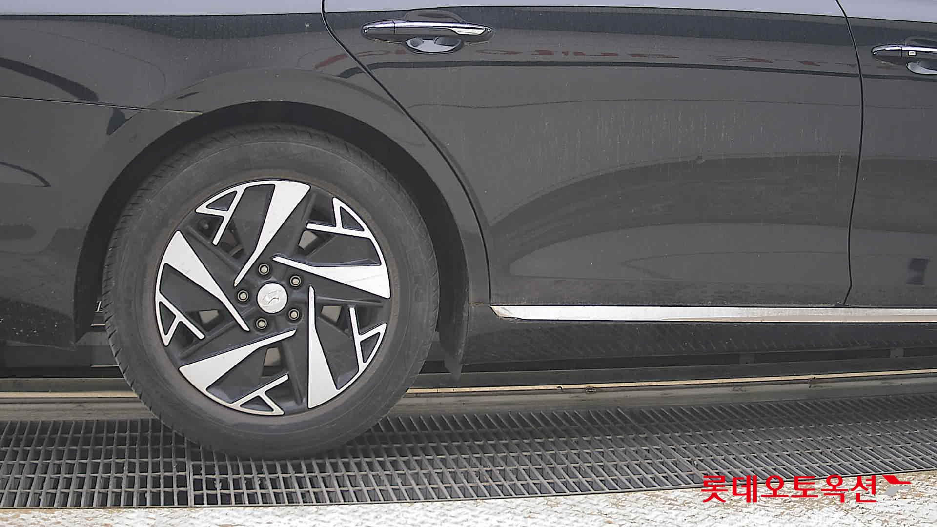 Hyundai Grandeur - 28
