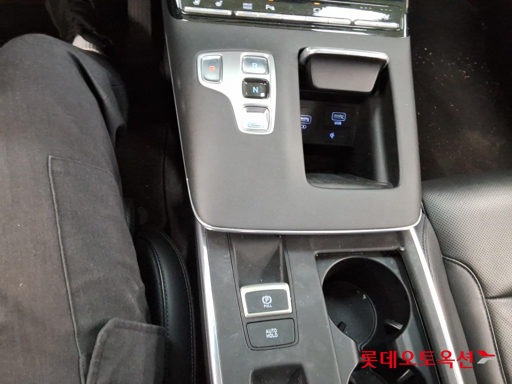 Hyundai Grandeur - 34