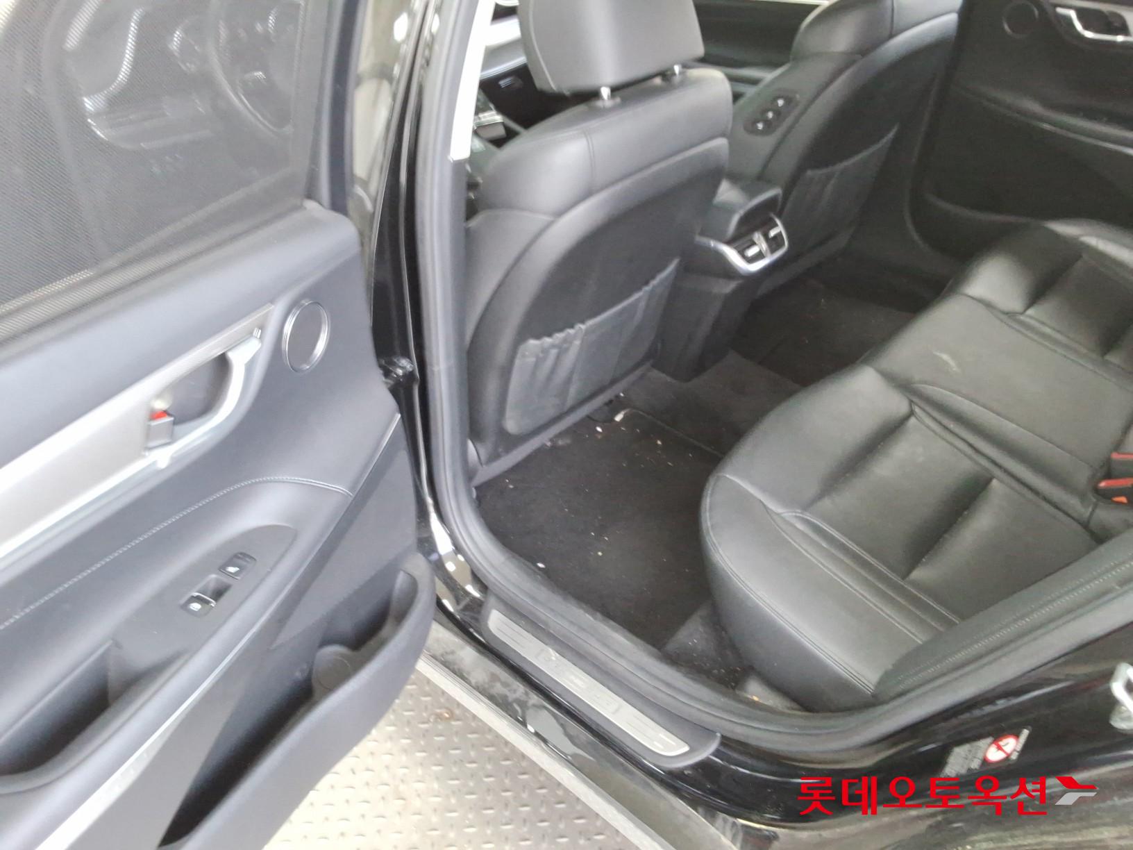 Hyundai Grandeur - 38