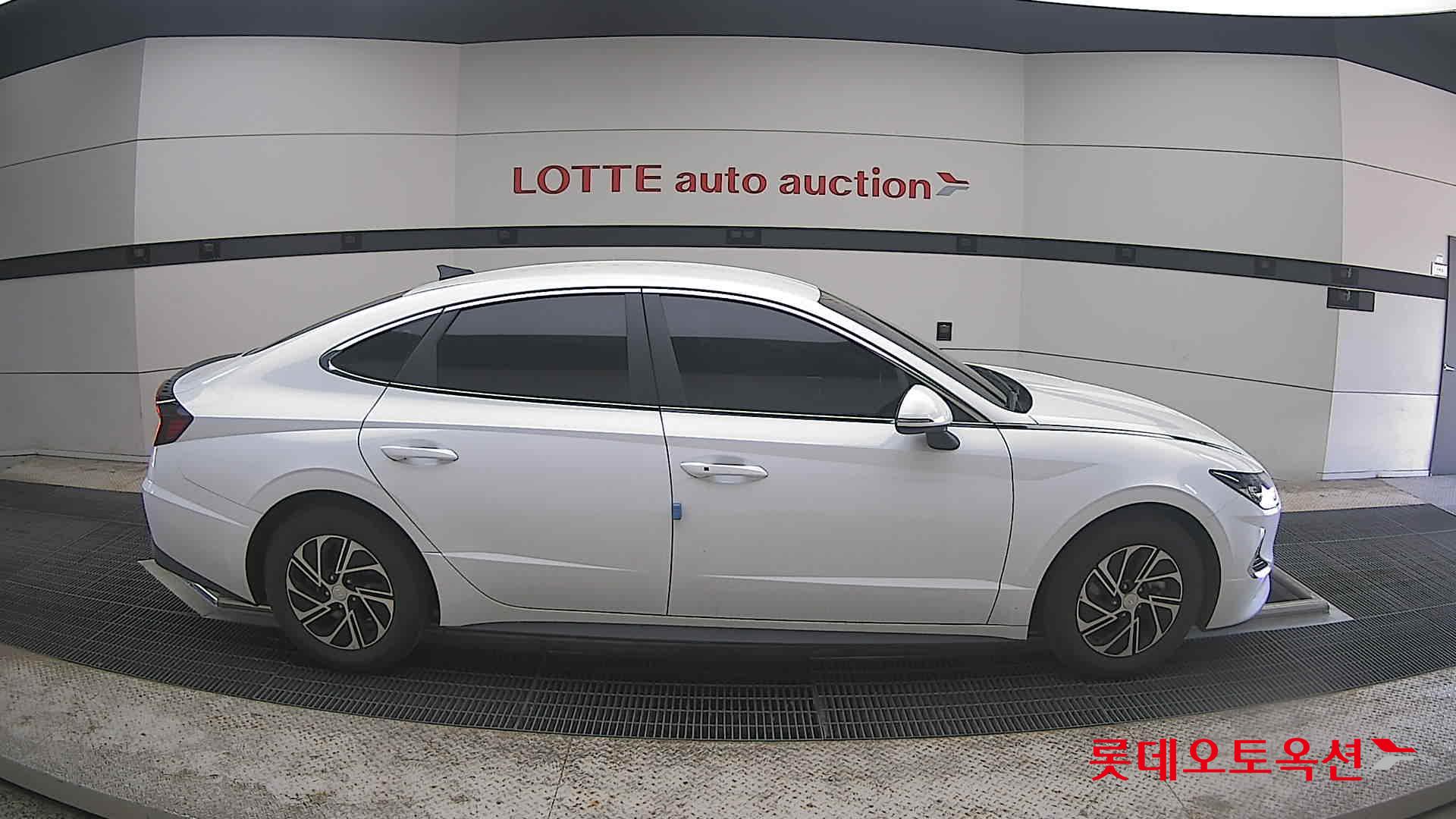 Hyundai Sonata 2022 - Image 21