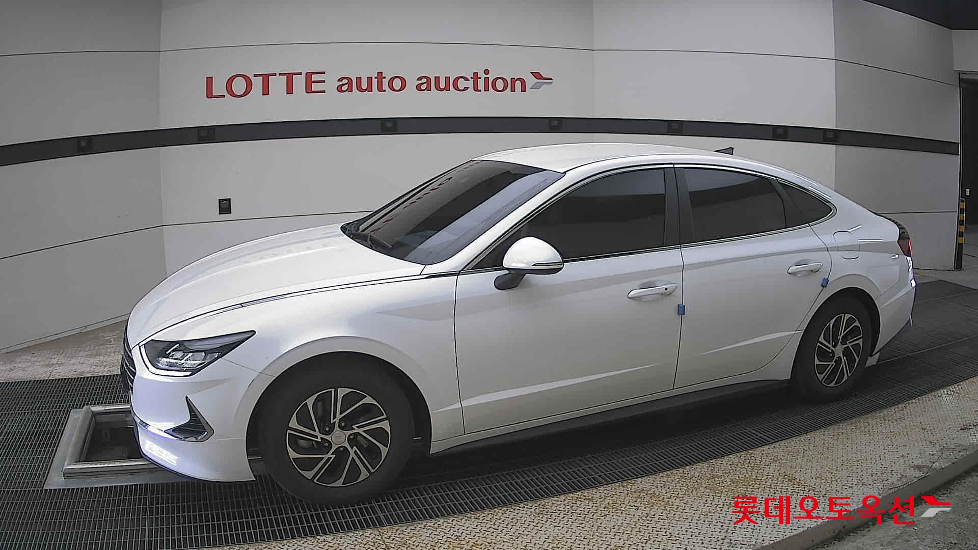 Hyundai Sonata 2022 - Image 12