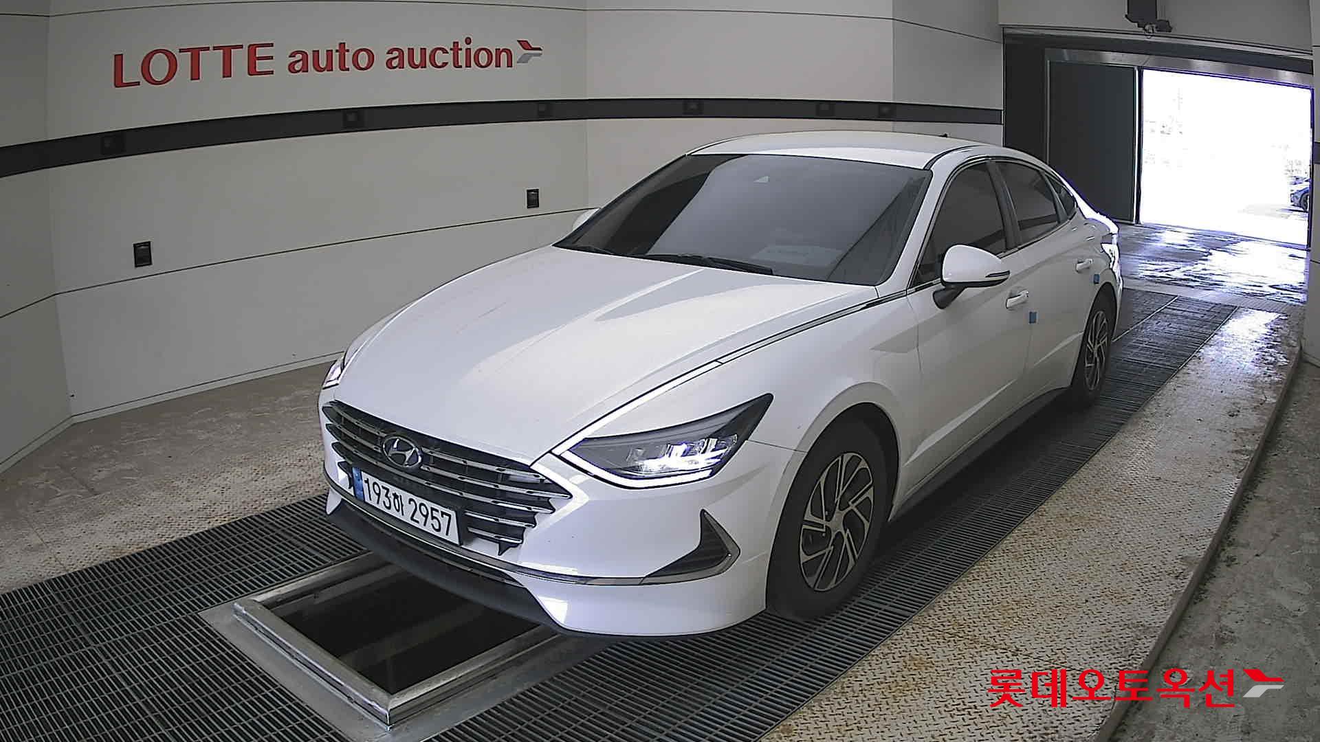 Hyundai Sonata 2022 - Image 3