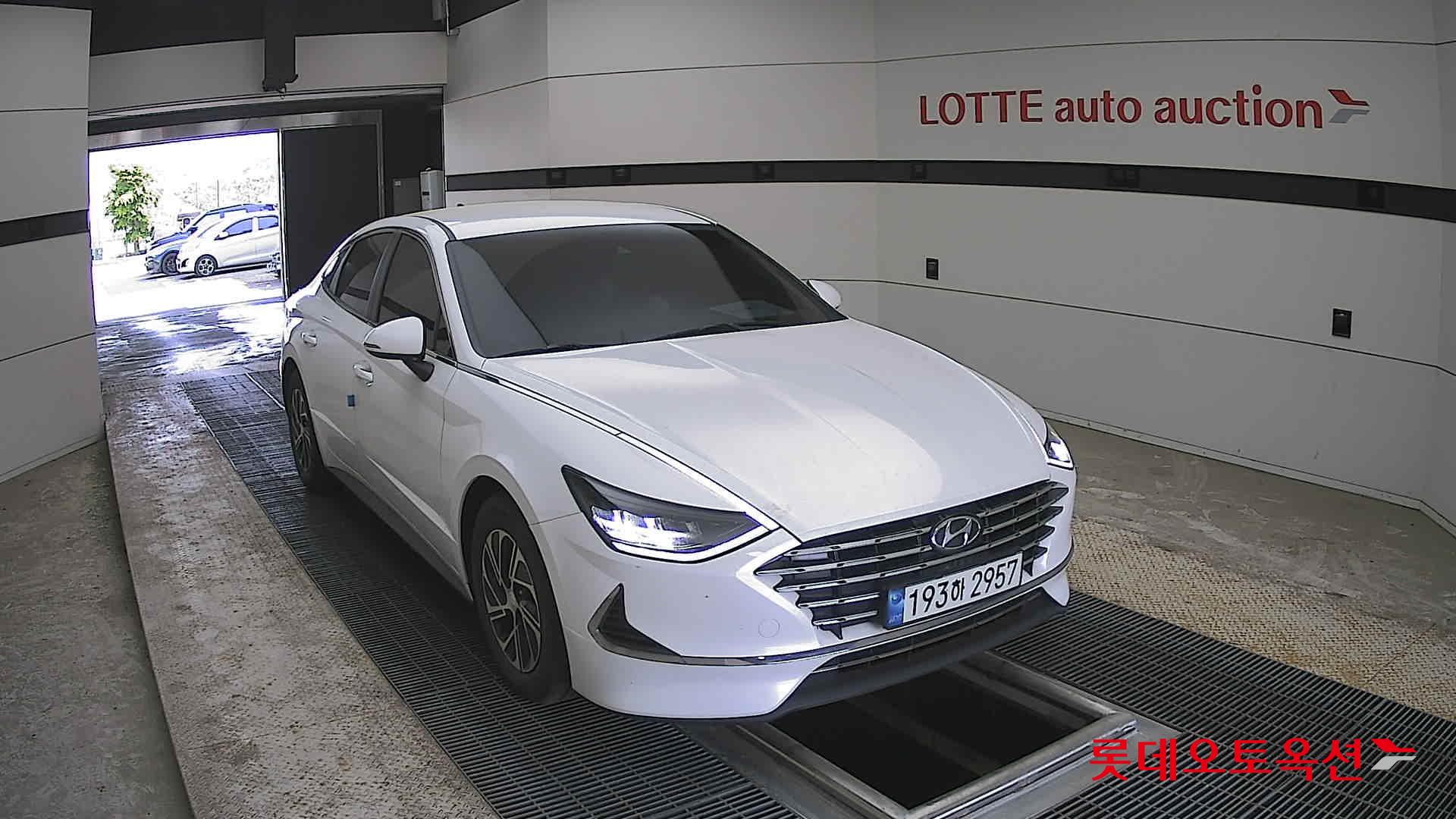Hyundai Sonata 2022 - Image 24
