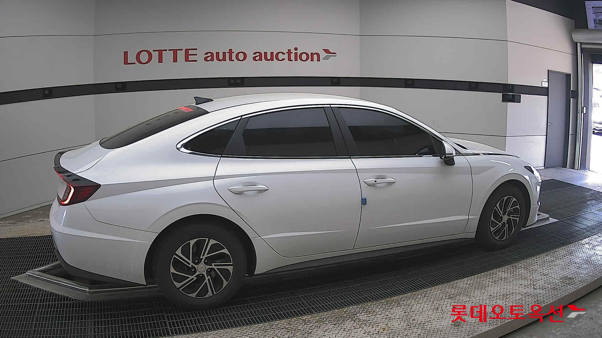 Hyundai Sonata 2022 - Image 20
