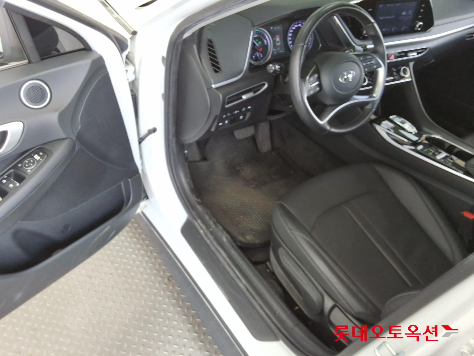 Hyundai Sonata 2022 - Image 37