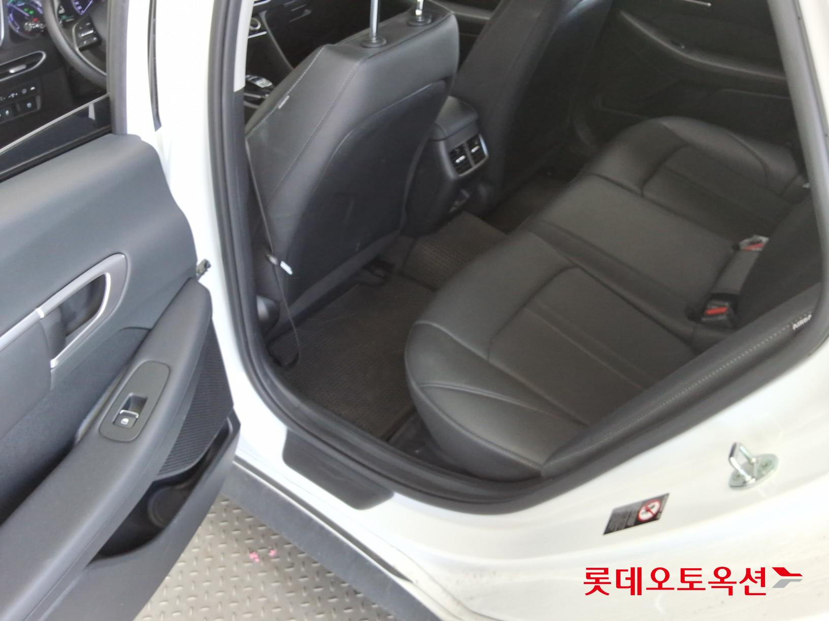 Hyundai Sonata 2022 - Image 38
