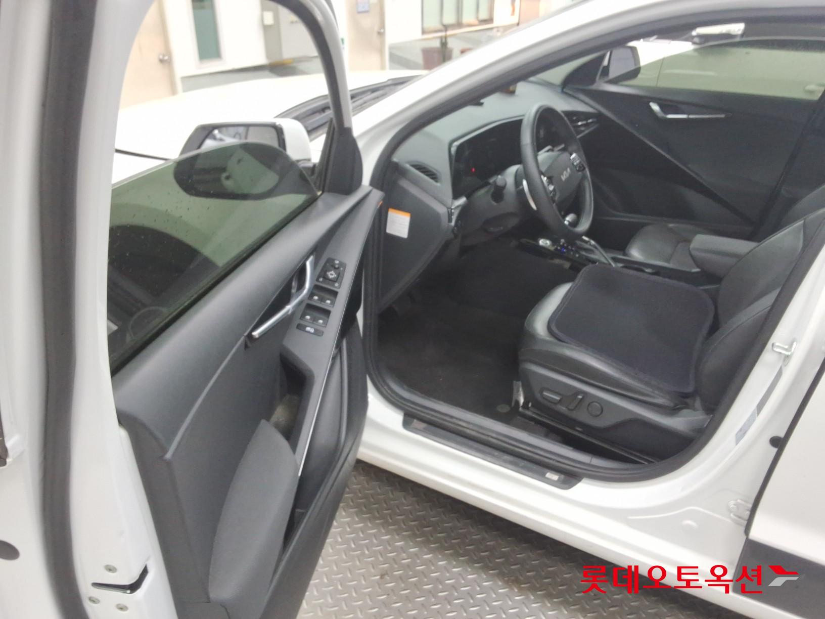 Kia Niro - 37