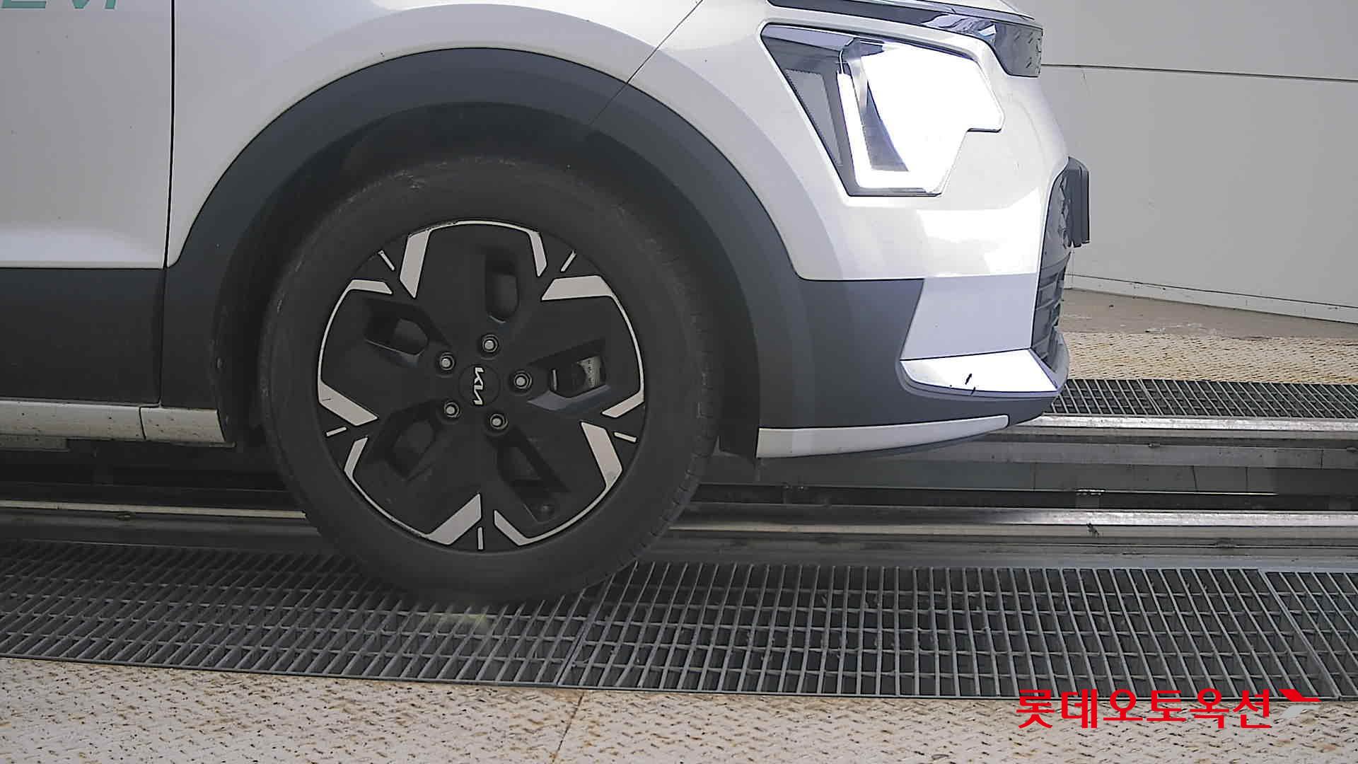 2023 - kia niro
