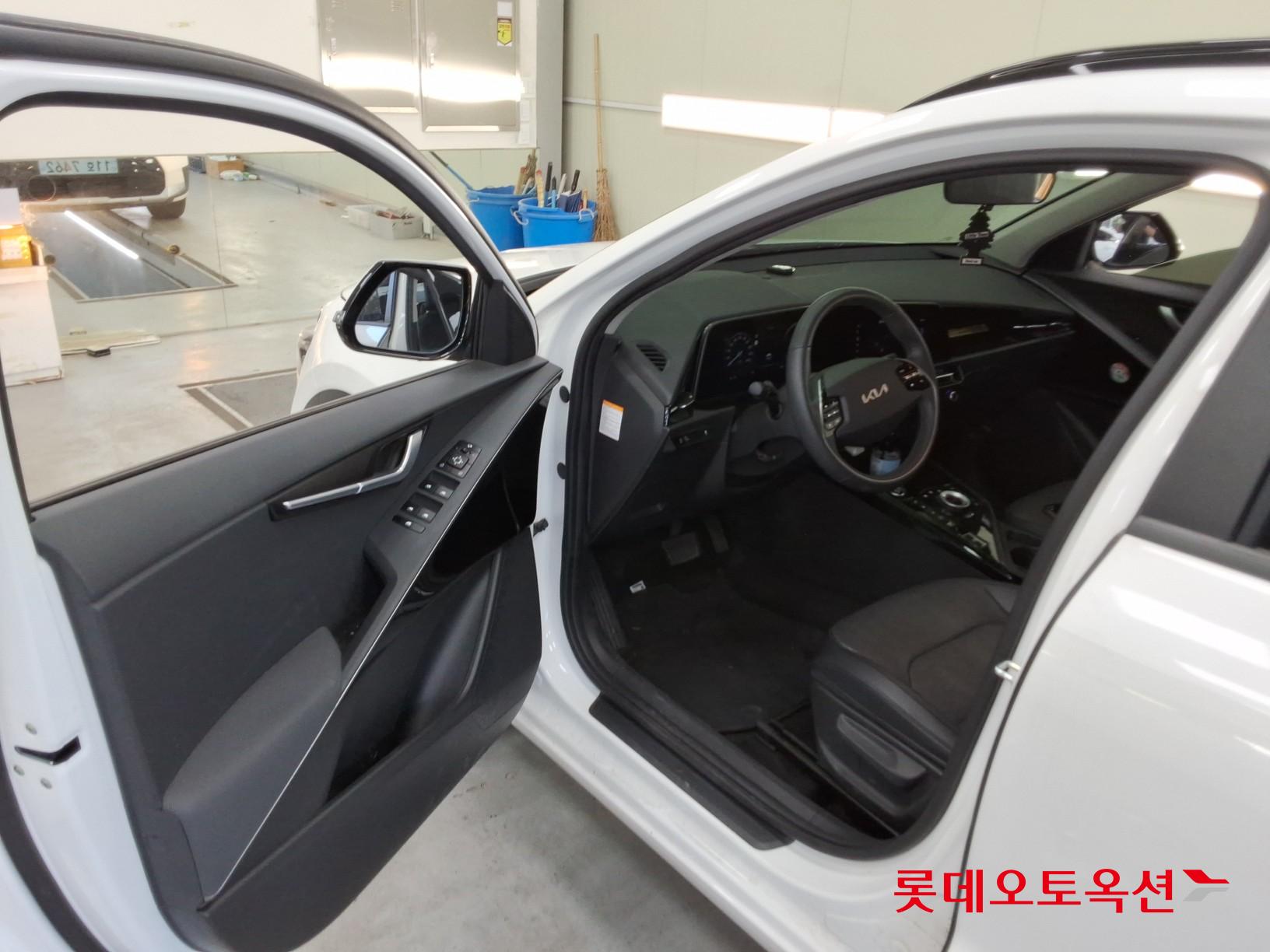 2023 - kia niro