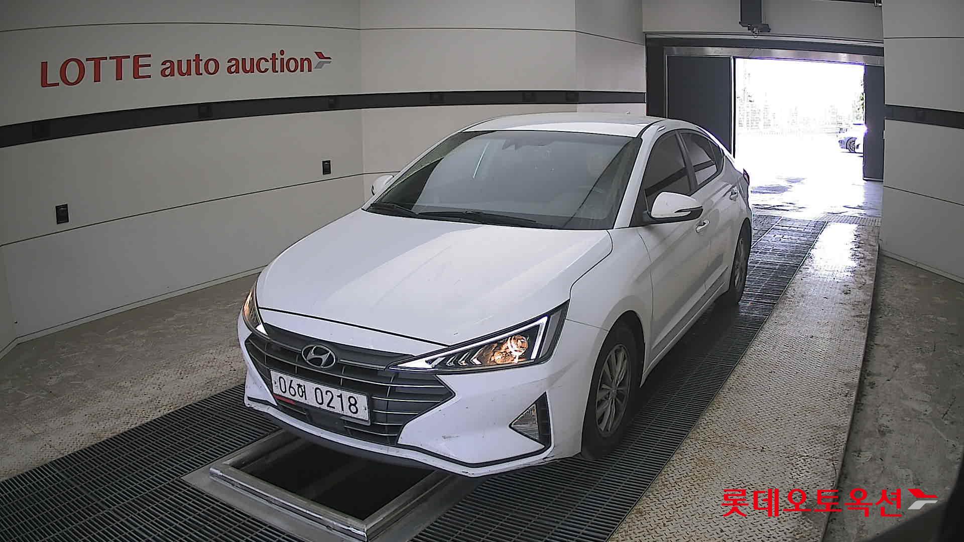 Hyundai Elantra - 10