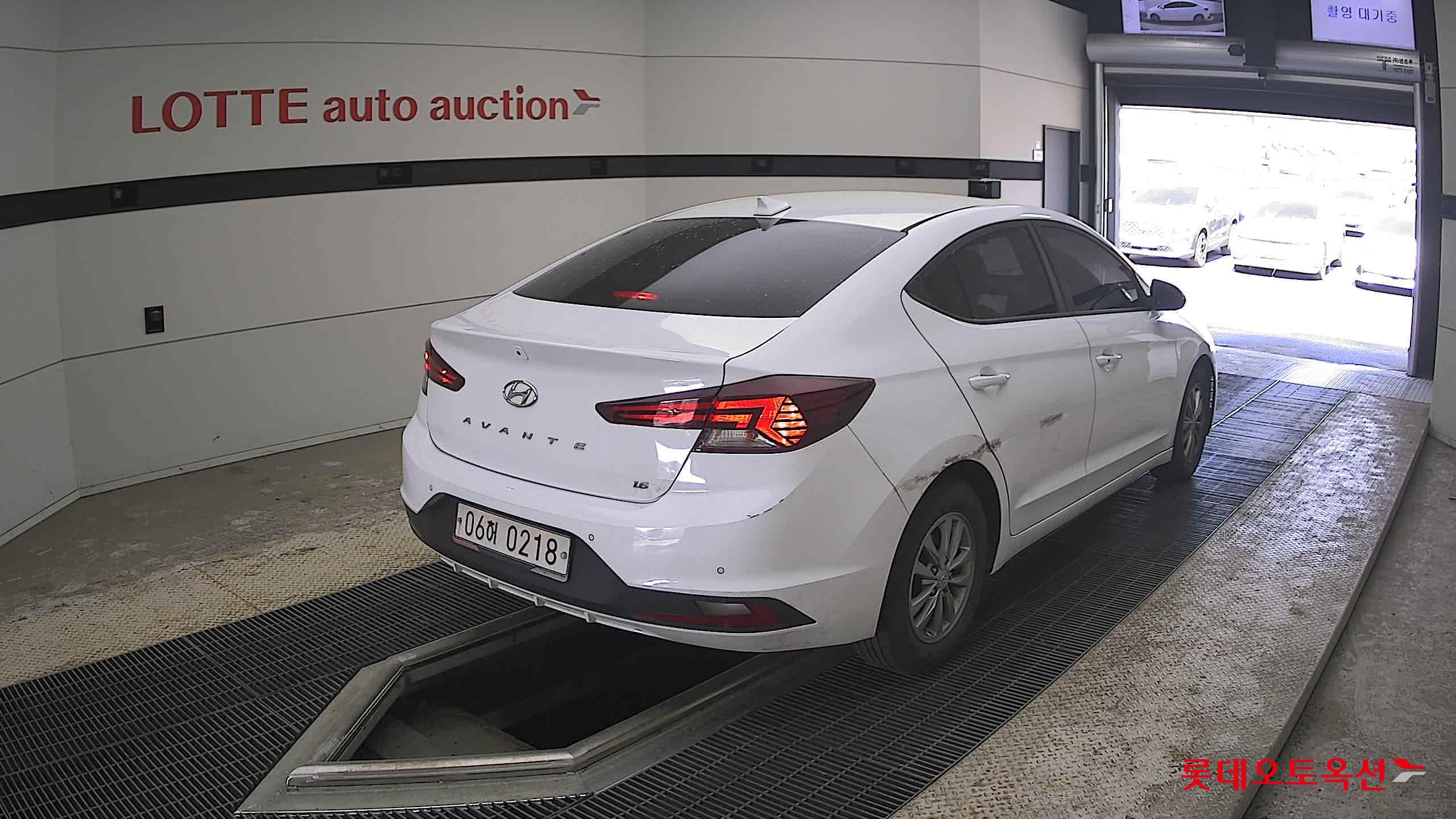 Hyundai Elantra - 5