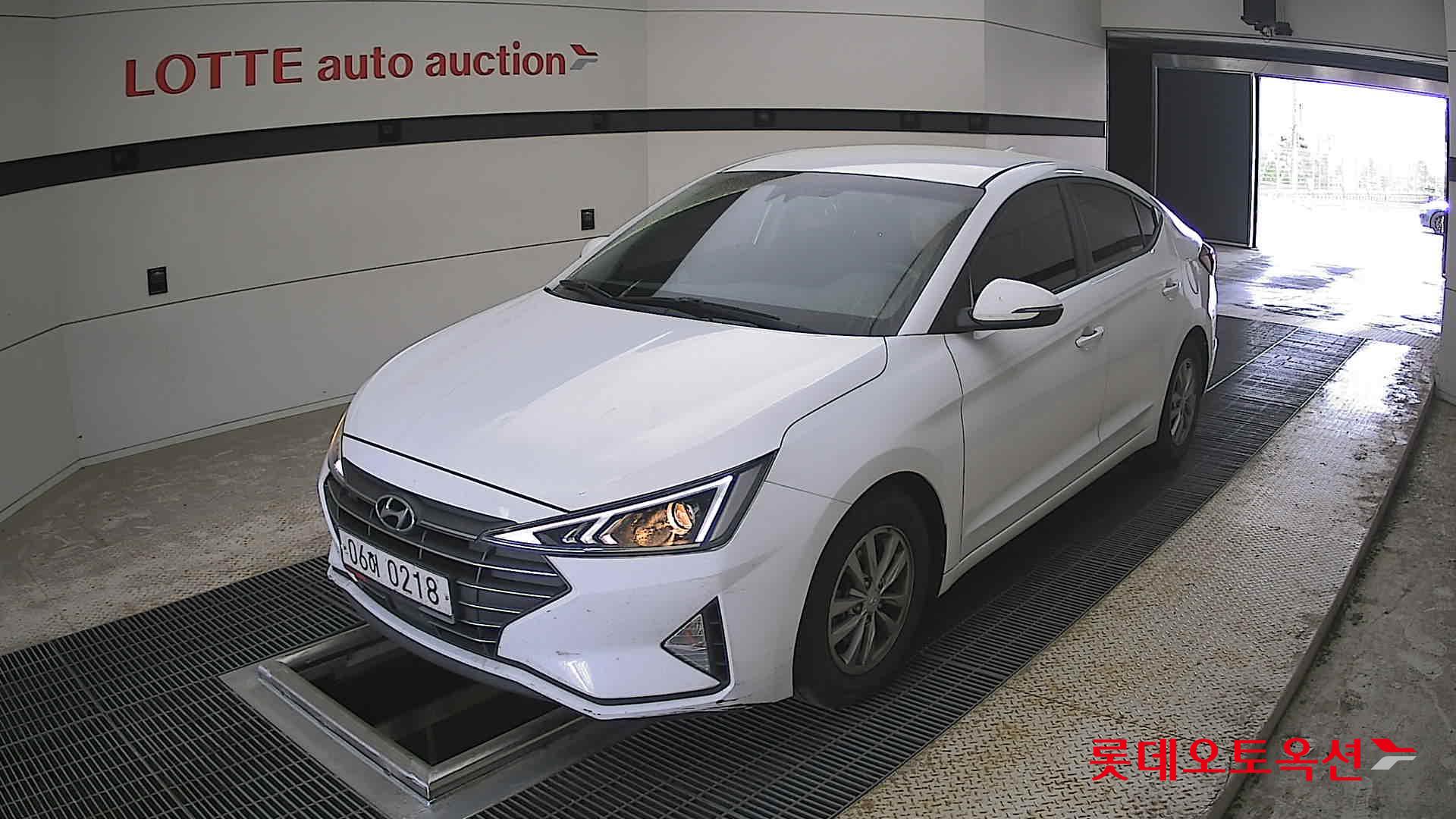 Hyundai Elantra - 3