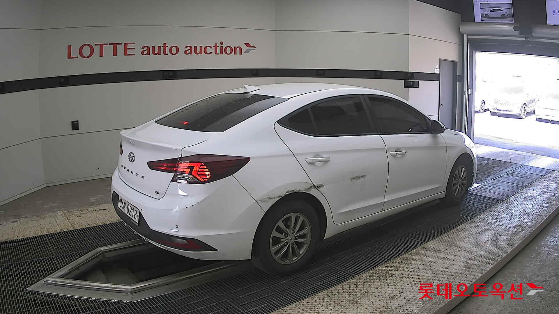 Hyundai Elantra - 19