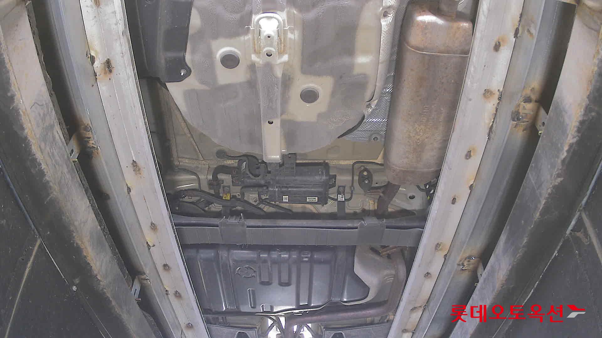 Hyundai Elantra - 2