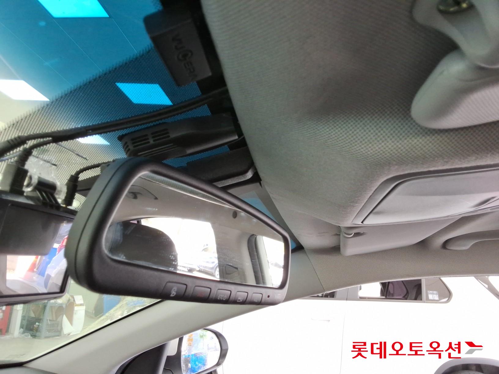 Hyundai Elantra - 31