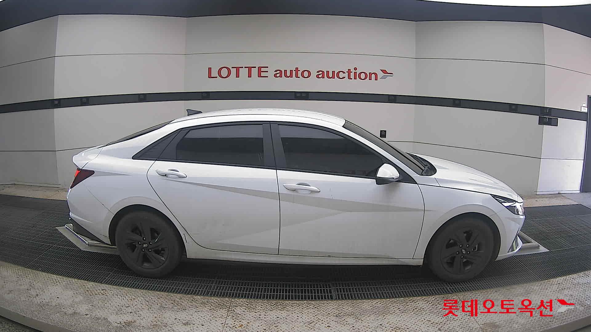Hyundai Elantra - 21
