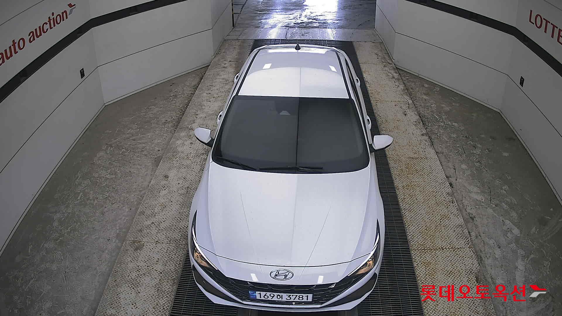 Hyundai Elantra - 7