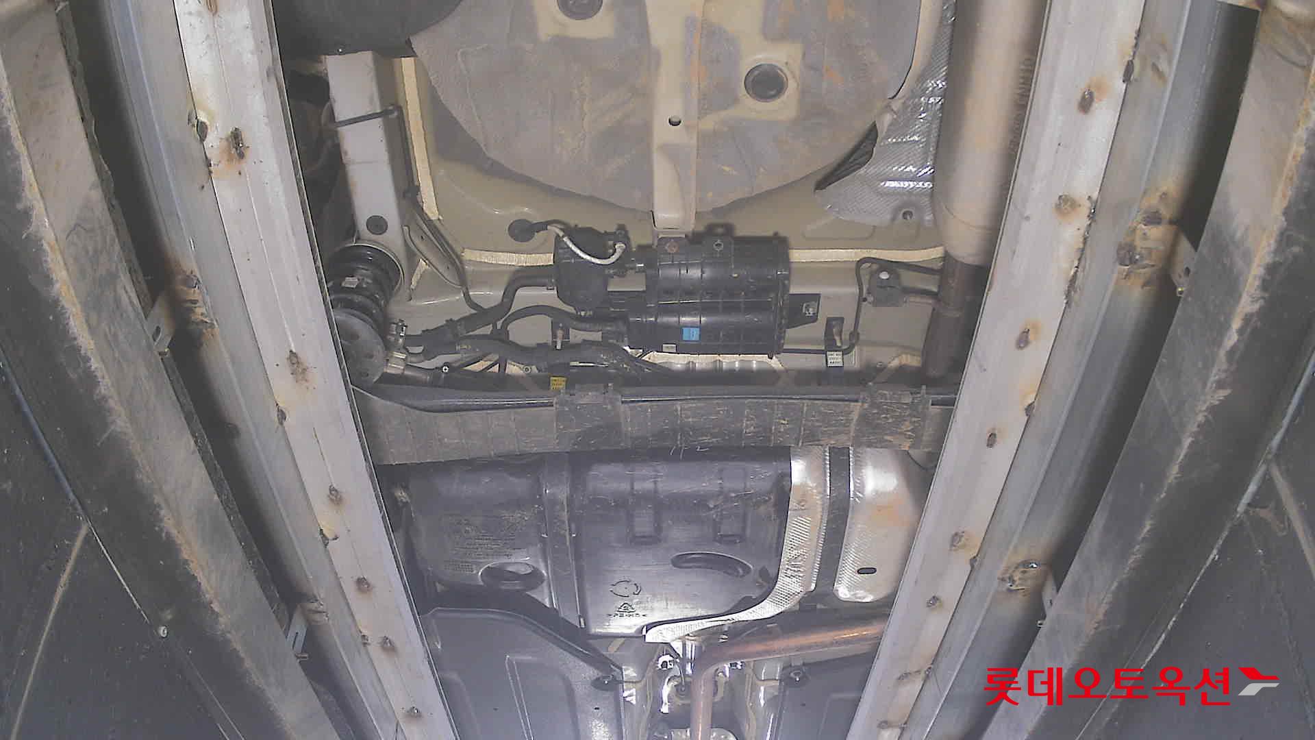 Hyundai Elantra - 2