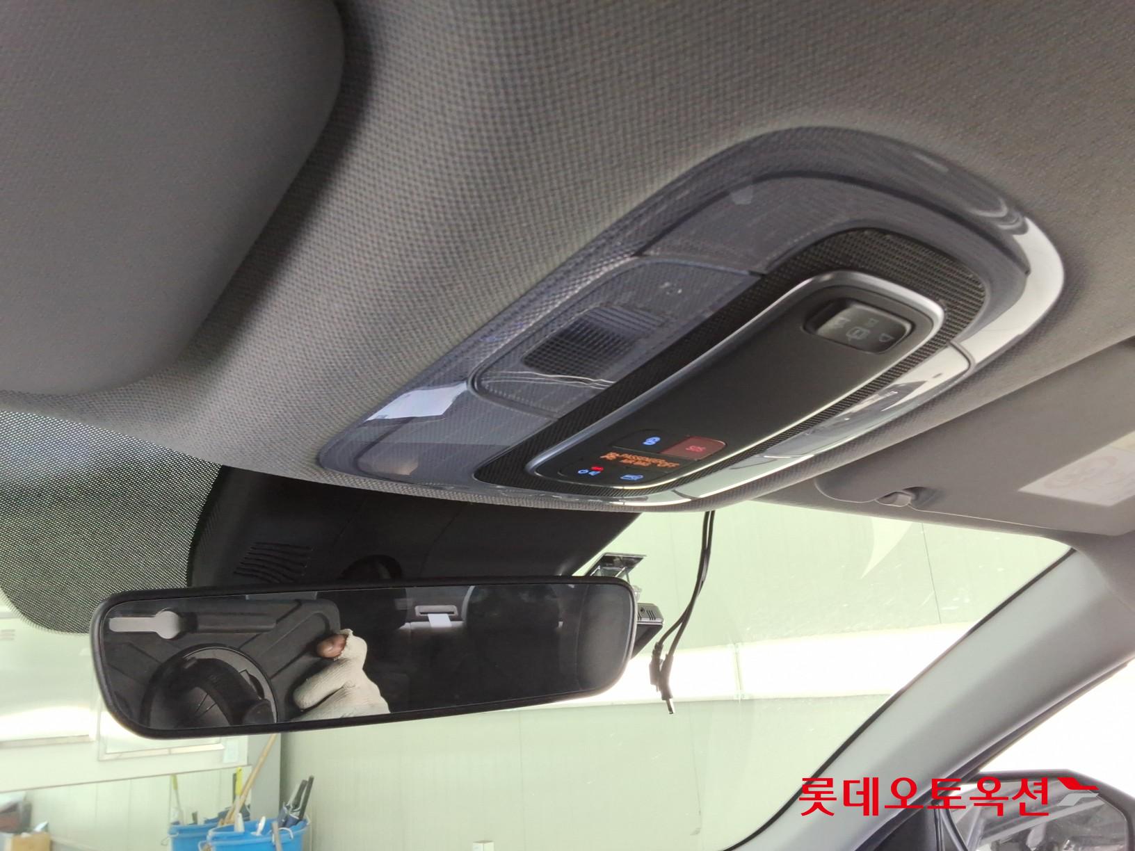Hyundai Elantra - 31